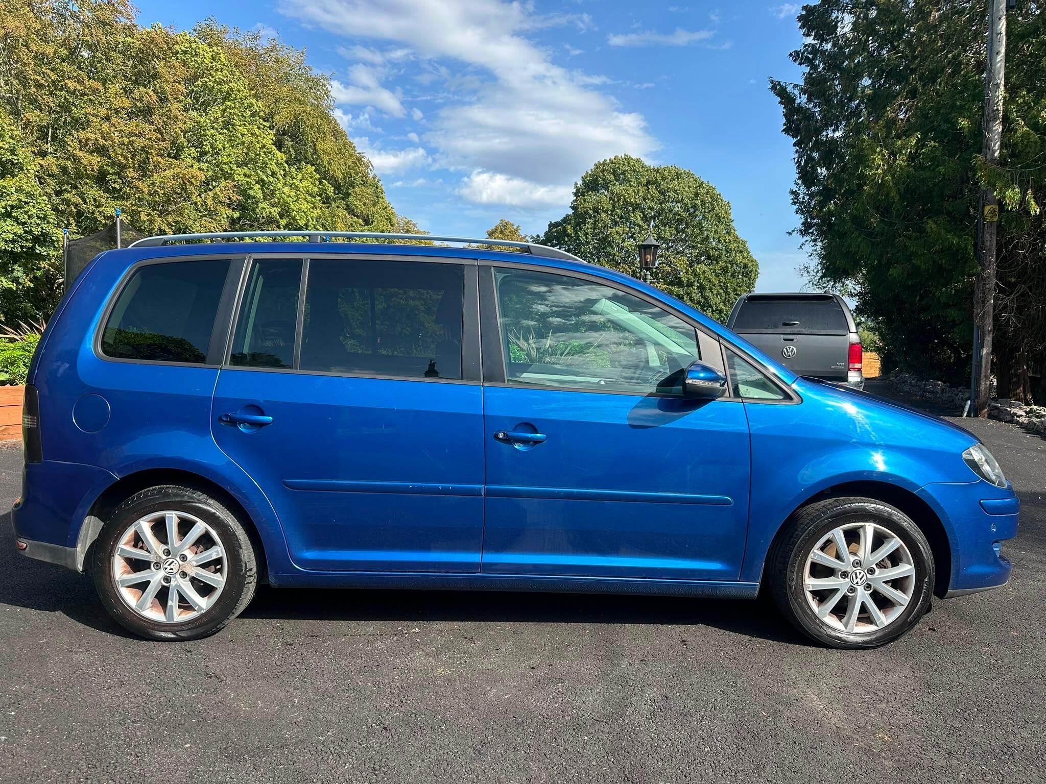 Volkswagen Touran view 11