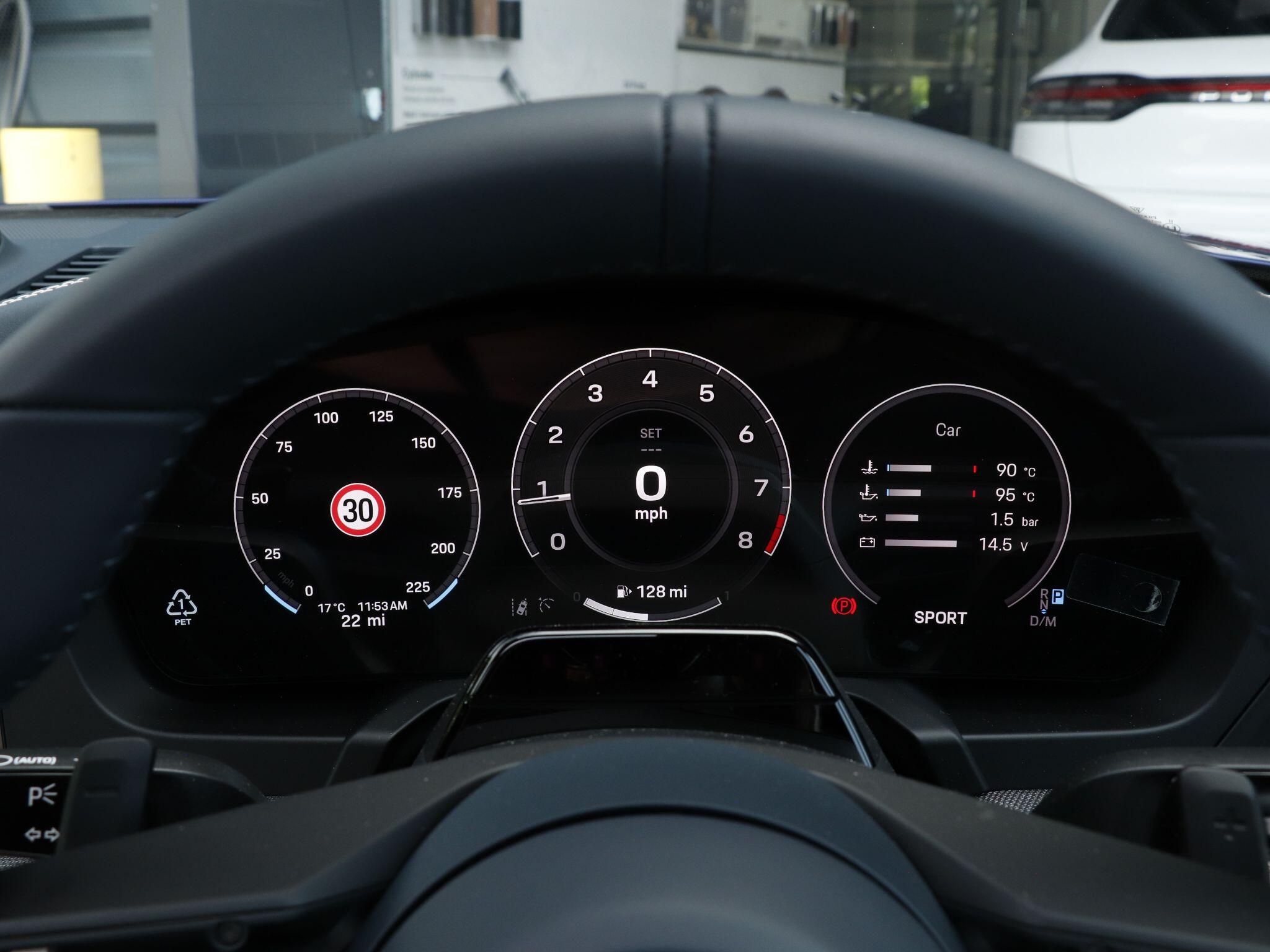 Porsche 911 view 12