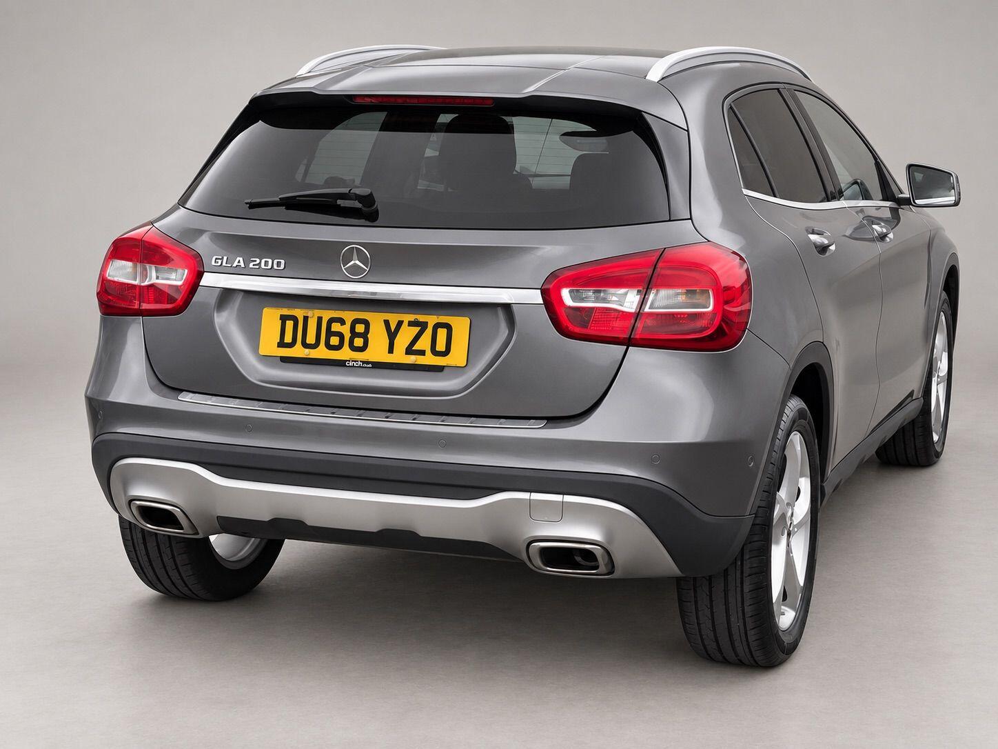 Mercedes-Benz Gla view 12