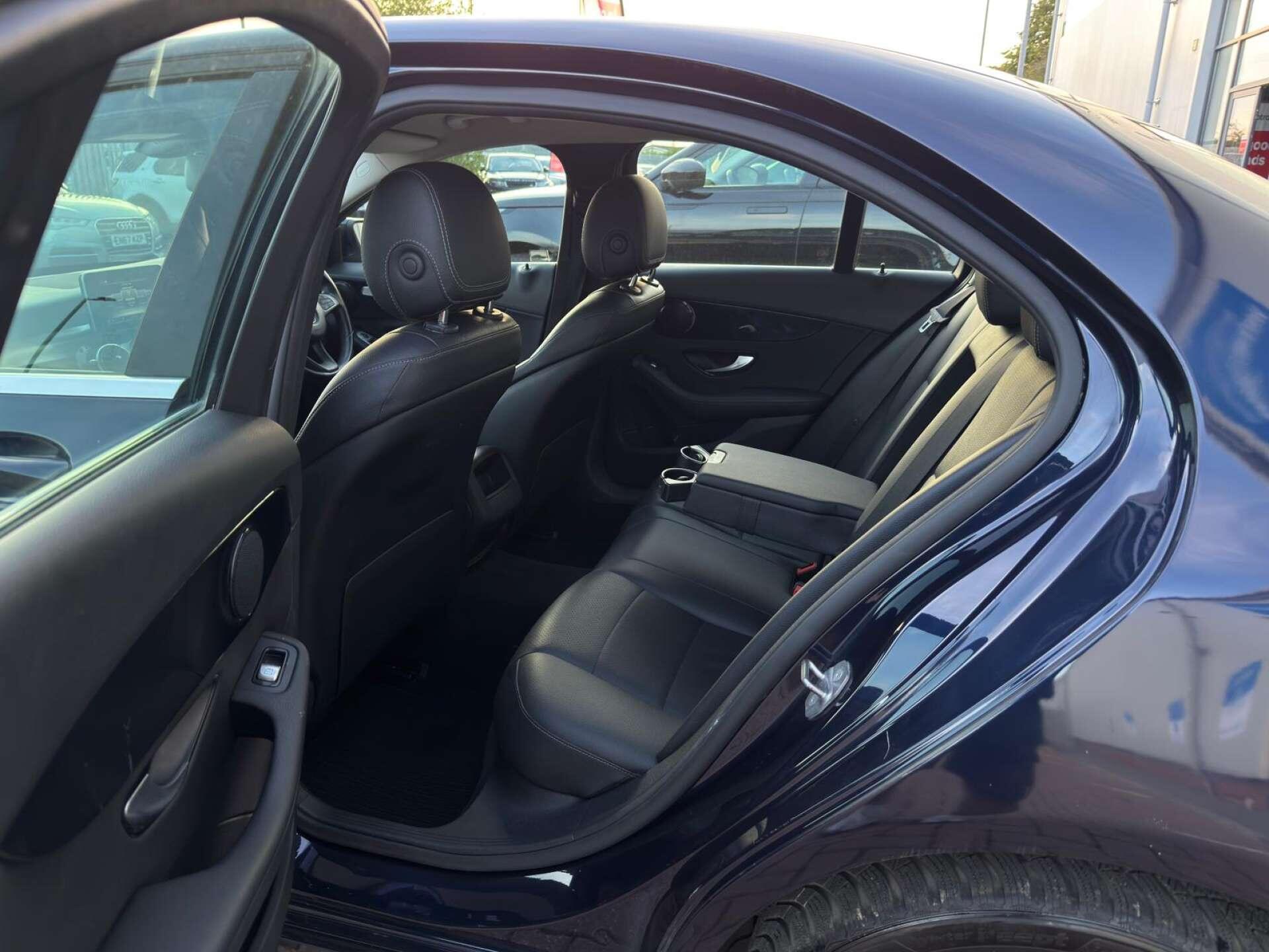 Mercedes-Benz C Class view 40