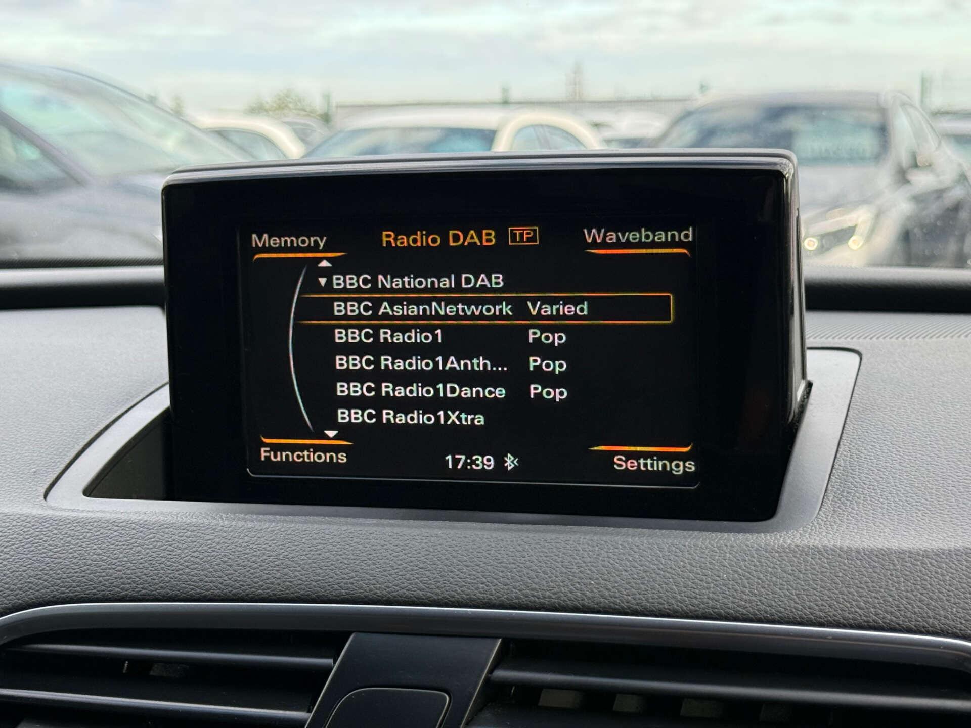 Audi Q3 view 58