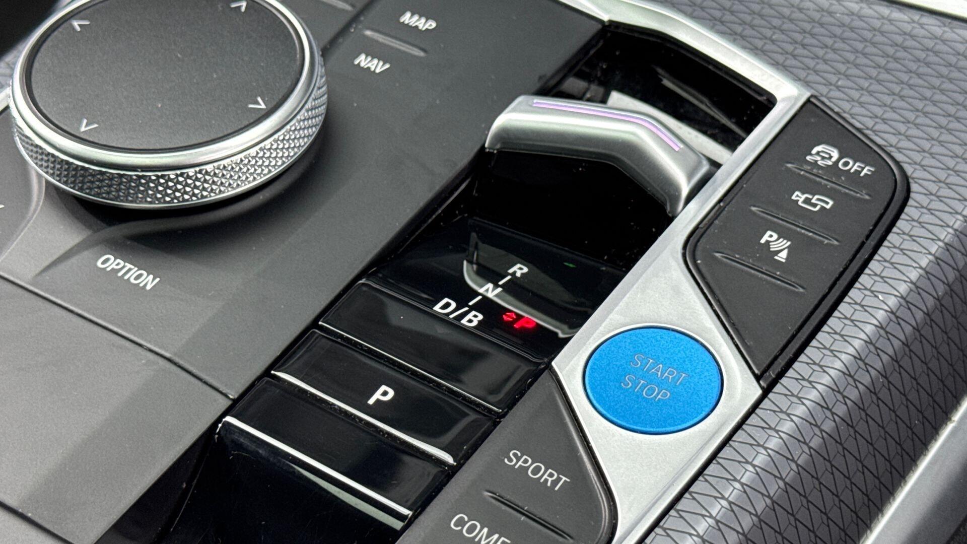 BMW i4 view 10