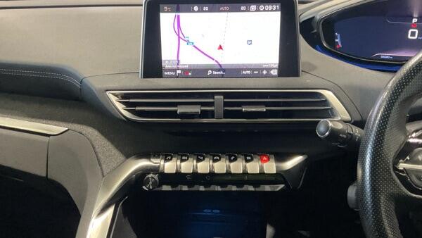Peugeot 3008 view 7
