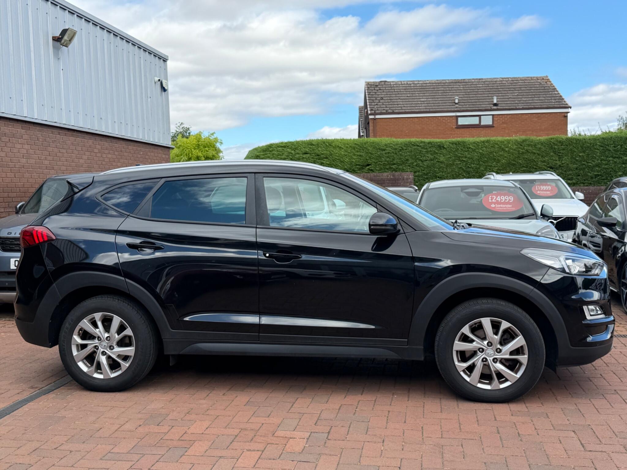 Hyundai Tucson view 22