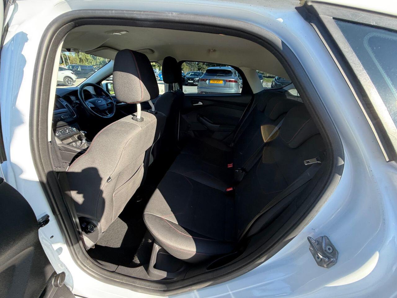 Ford Focus view 51