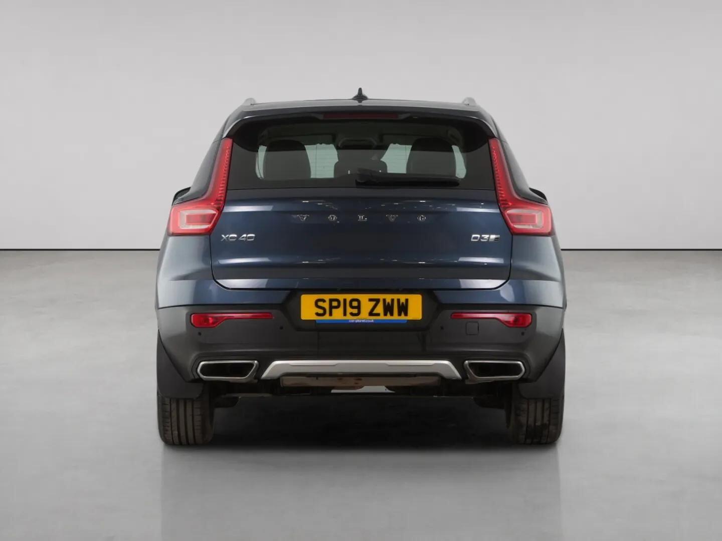 Volvo XC40 view 7
