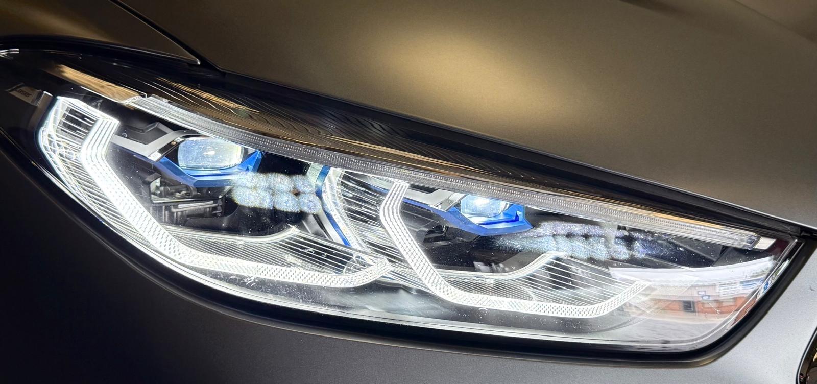 BMW 8 Series view 14