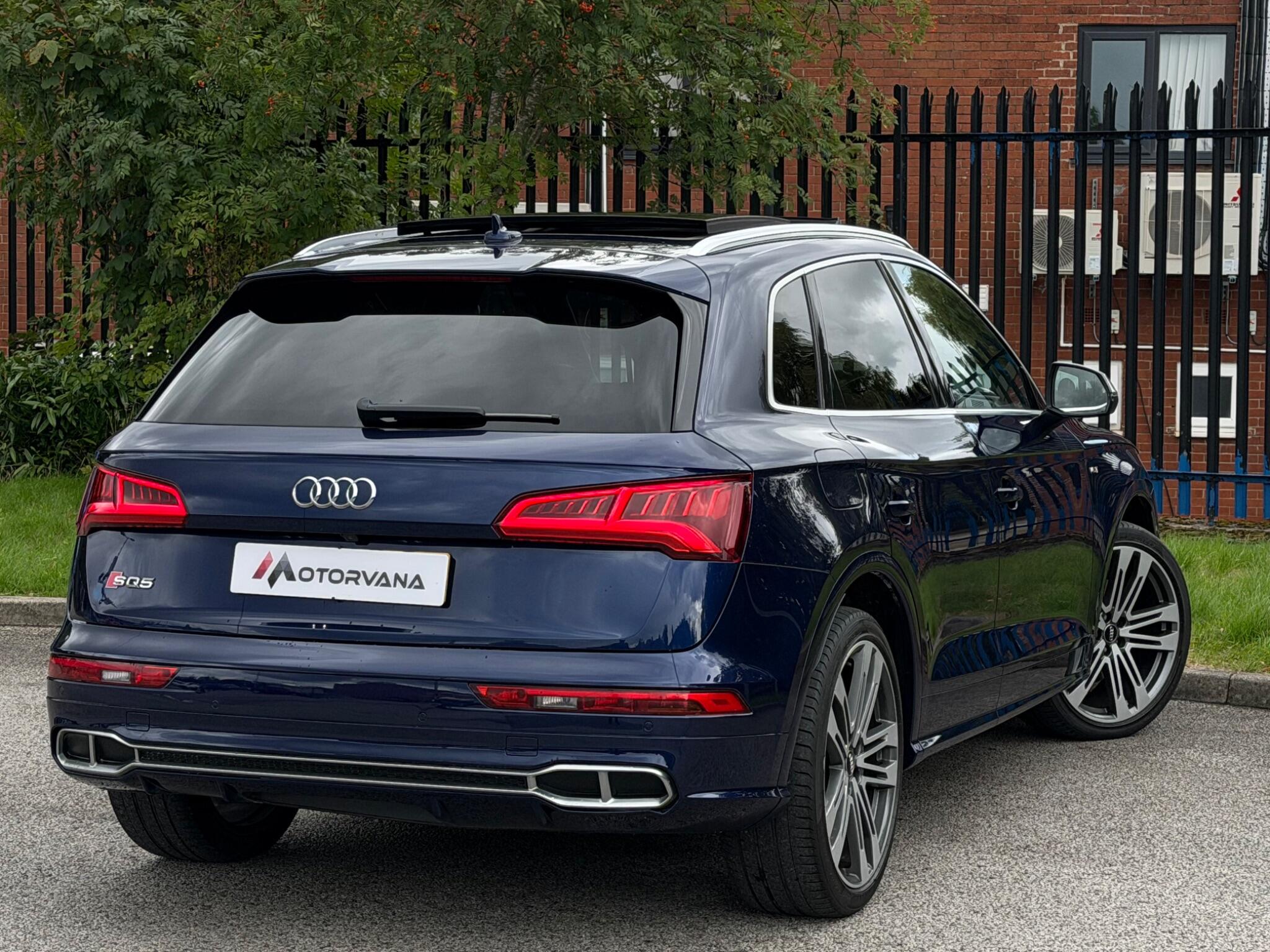 Audi SQ5 view 20