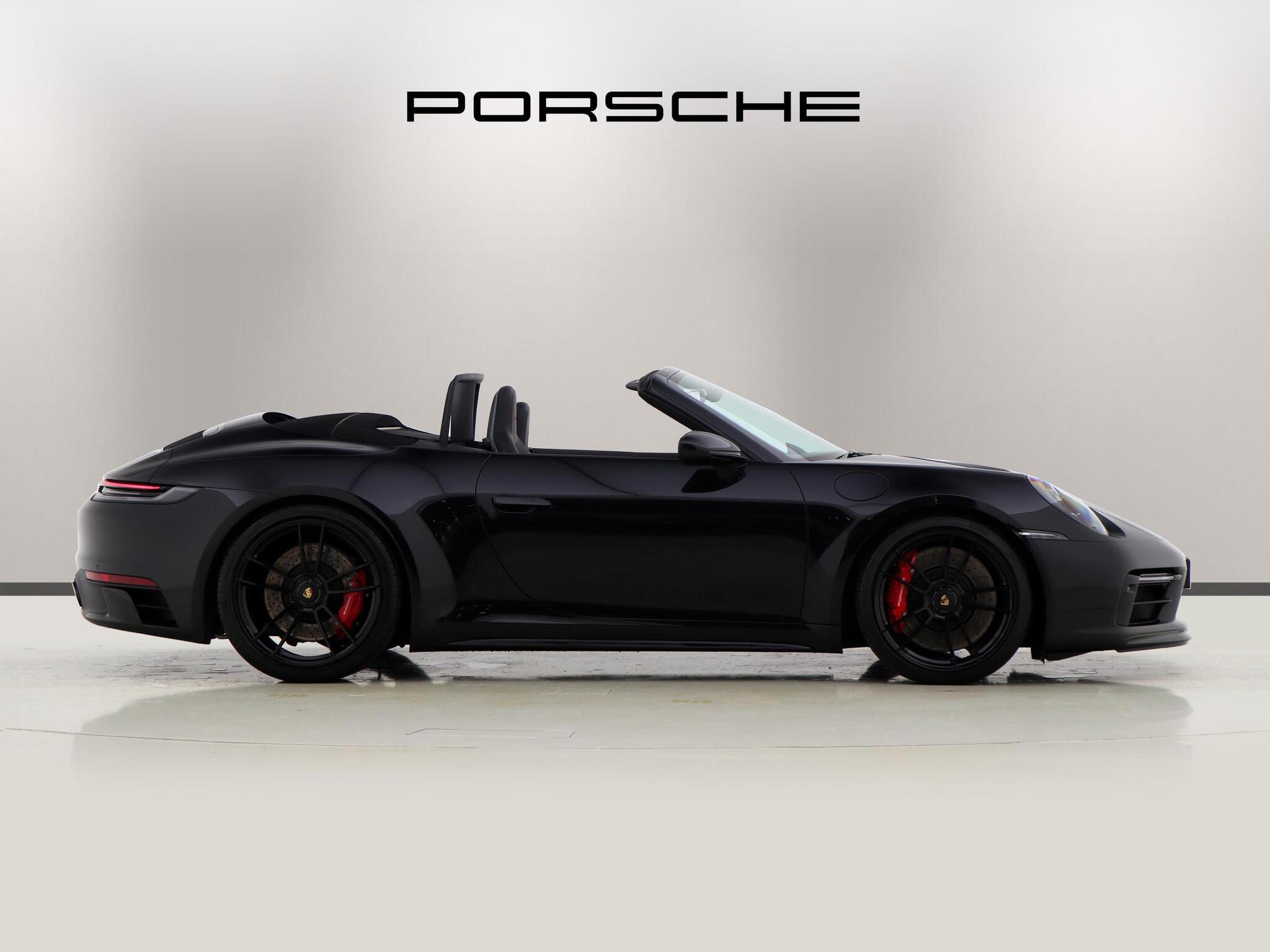 Porsche 911 view 5