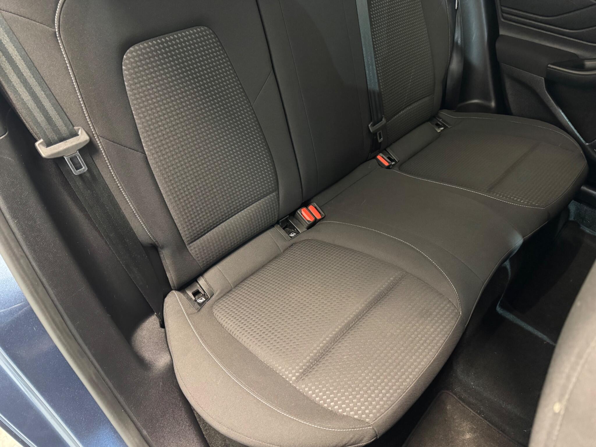Ford Focus view 40