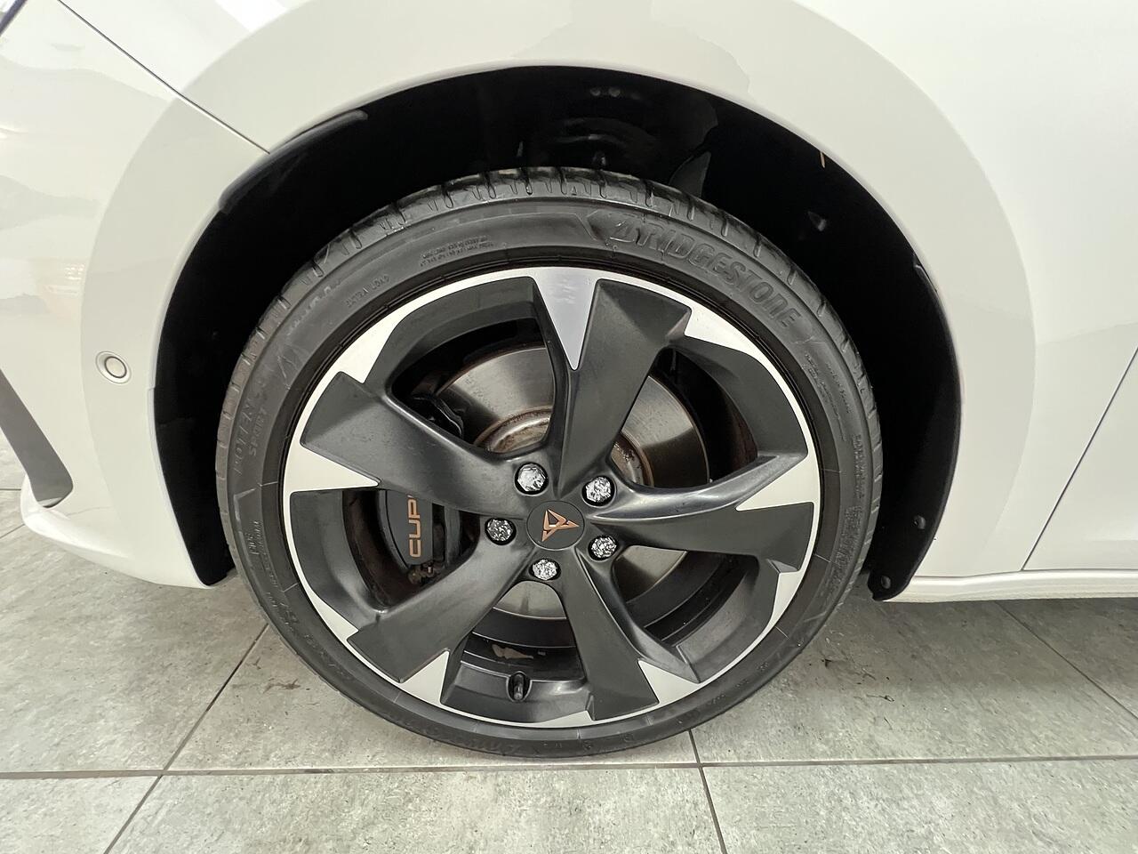 Cupra Leon view 22