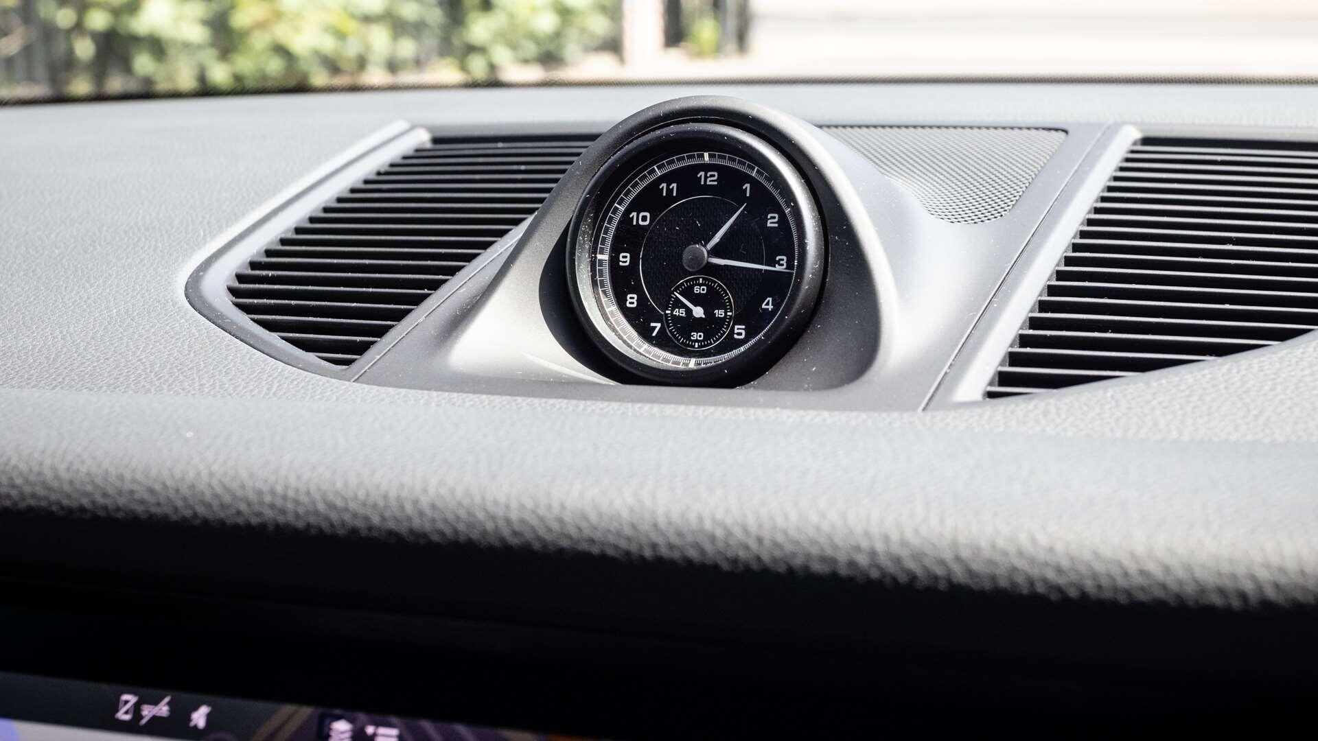 Porsche Macan view 21