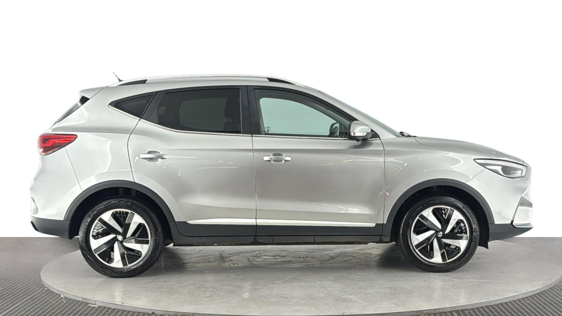 MG ZS view 3