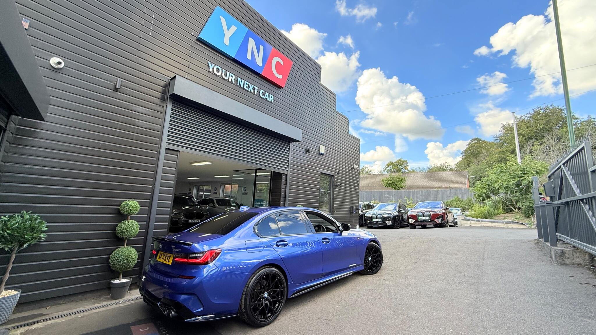 BMW 3 Series view 5