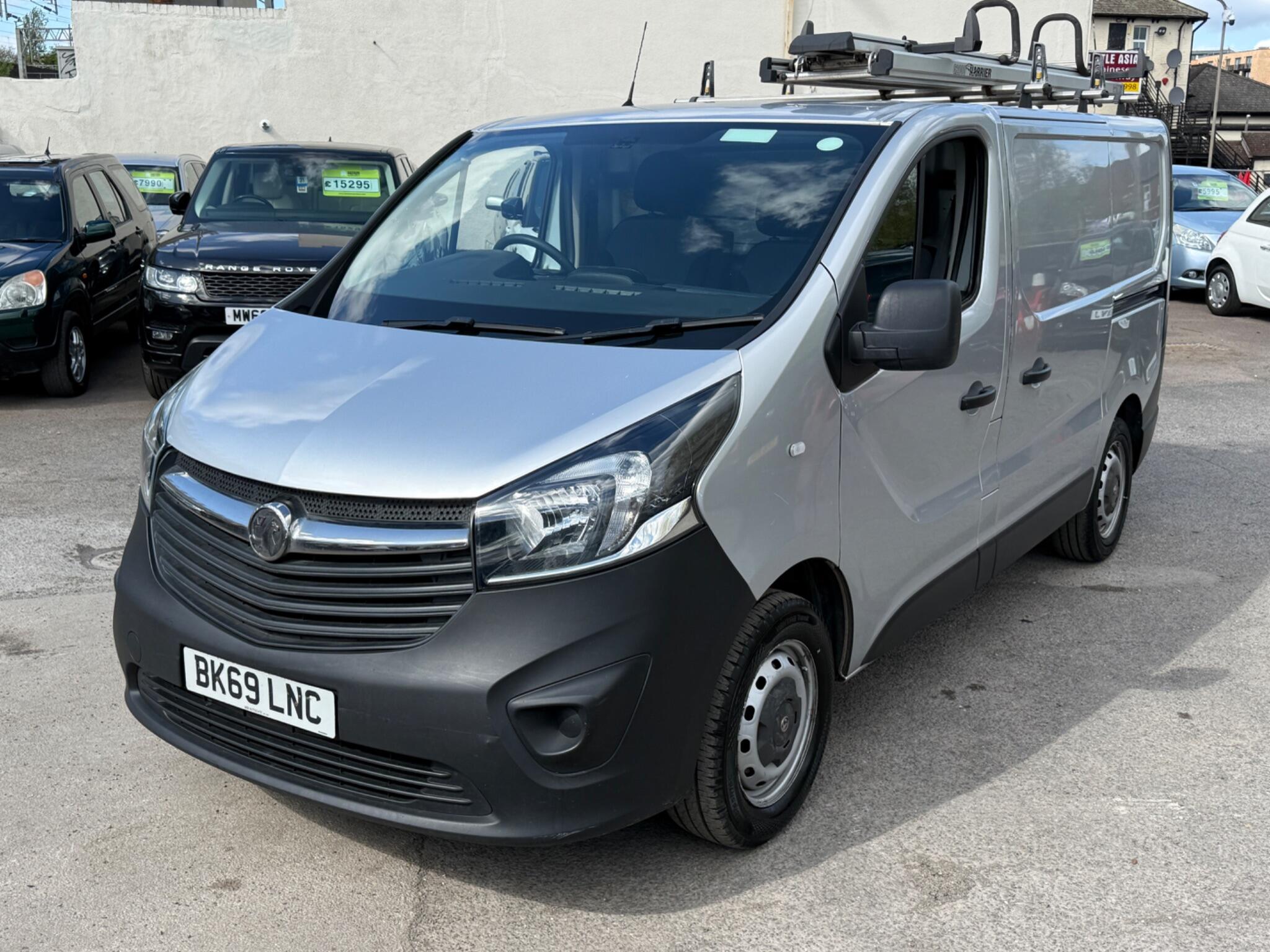 Vauxhall Vivaro - Image 10