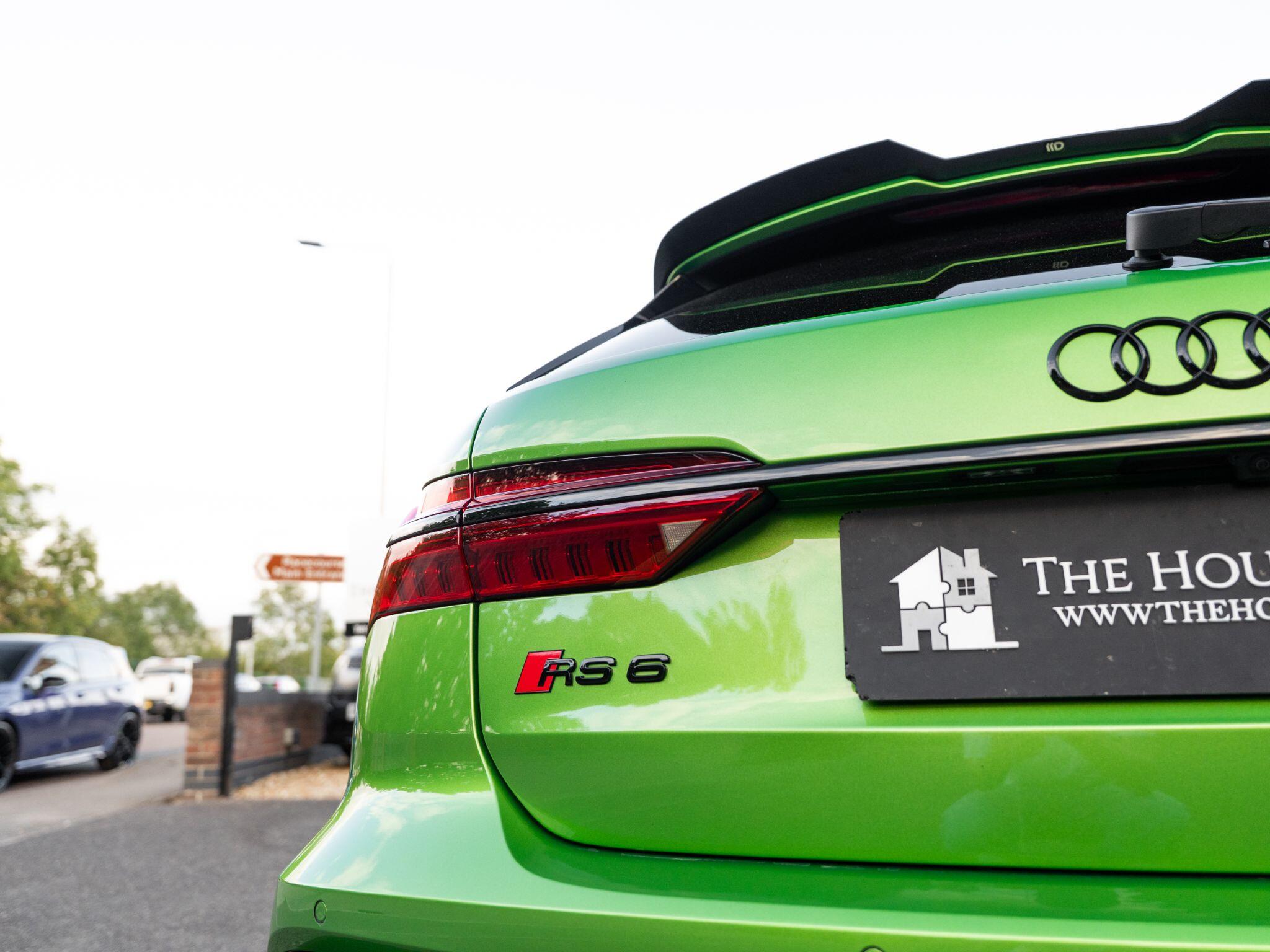 Audi RS6 Avant view 29
