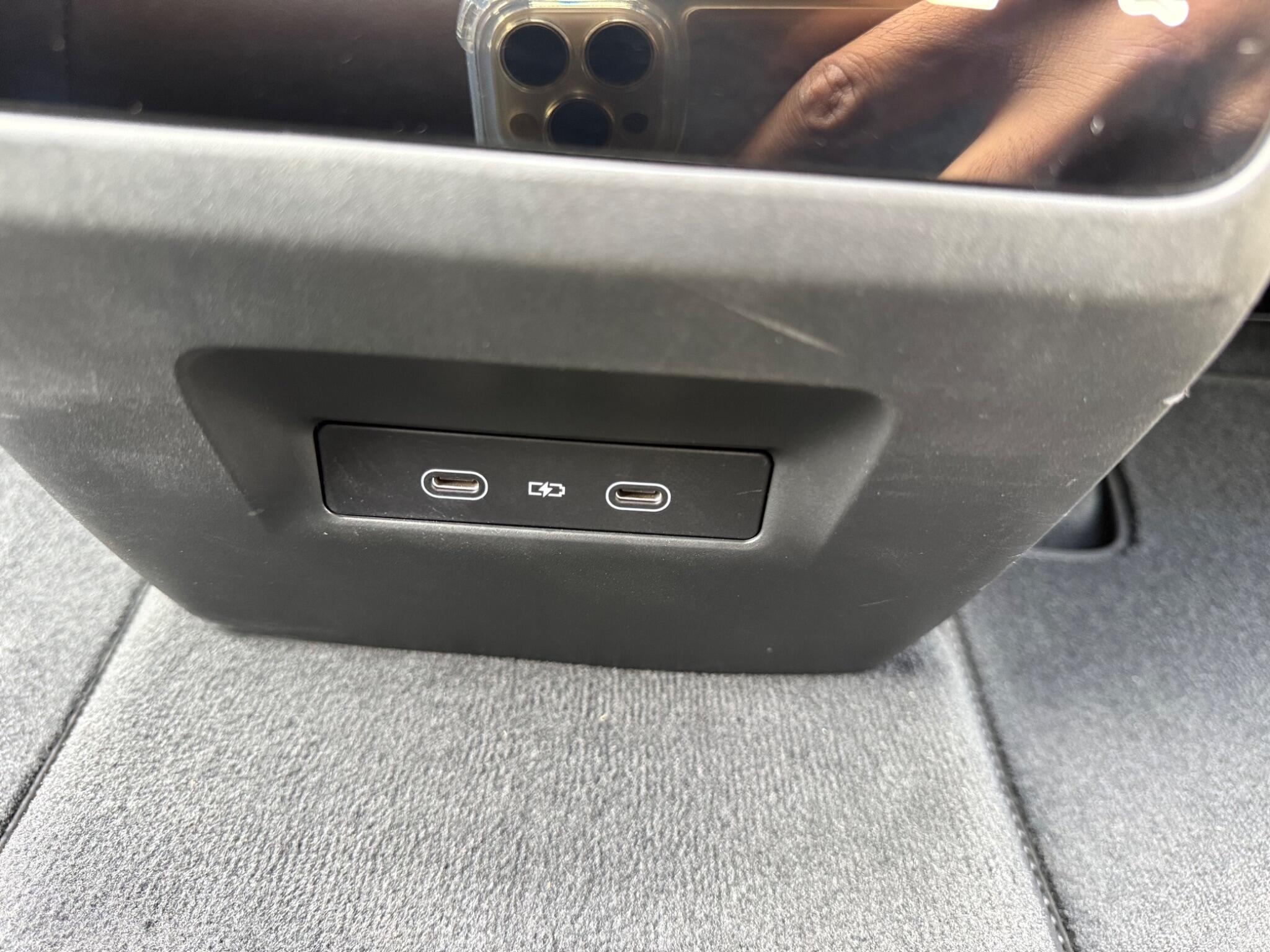 Porsche Macan view 22
