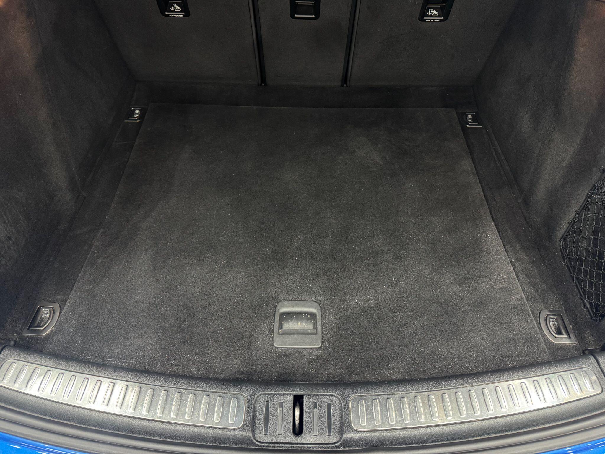Porsche Macan view 59