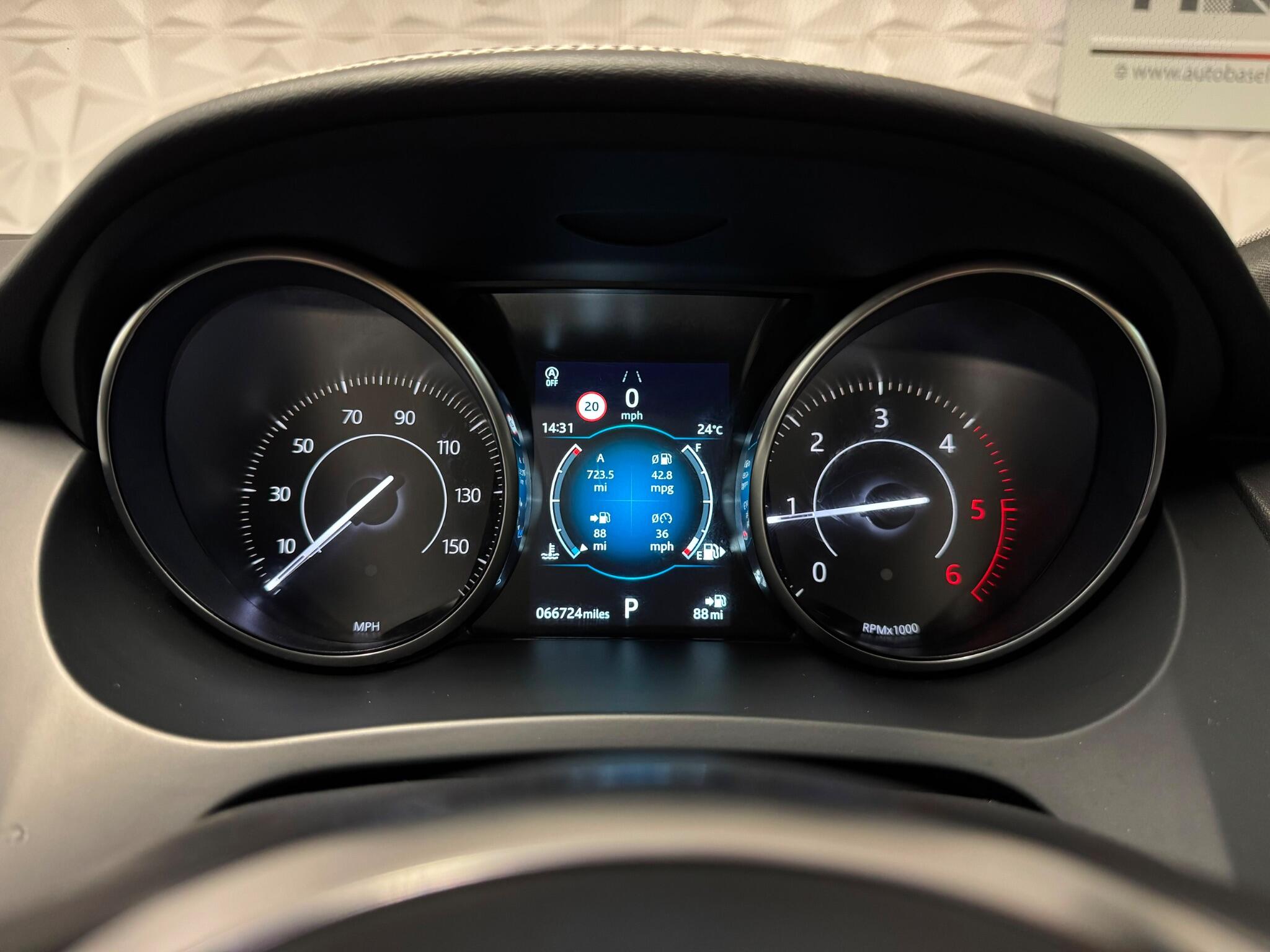 Jaguar E-Pace view 36