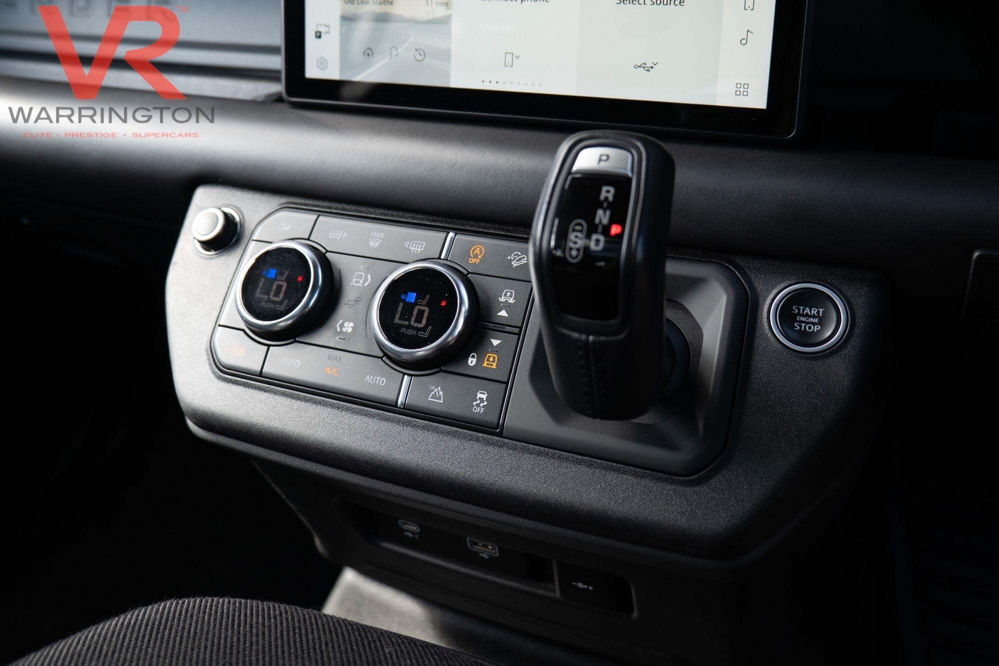 Land Rover Defender 110 view 26