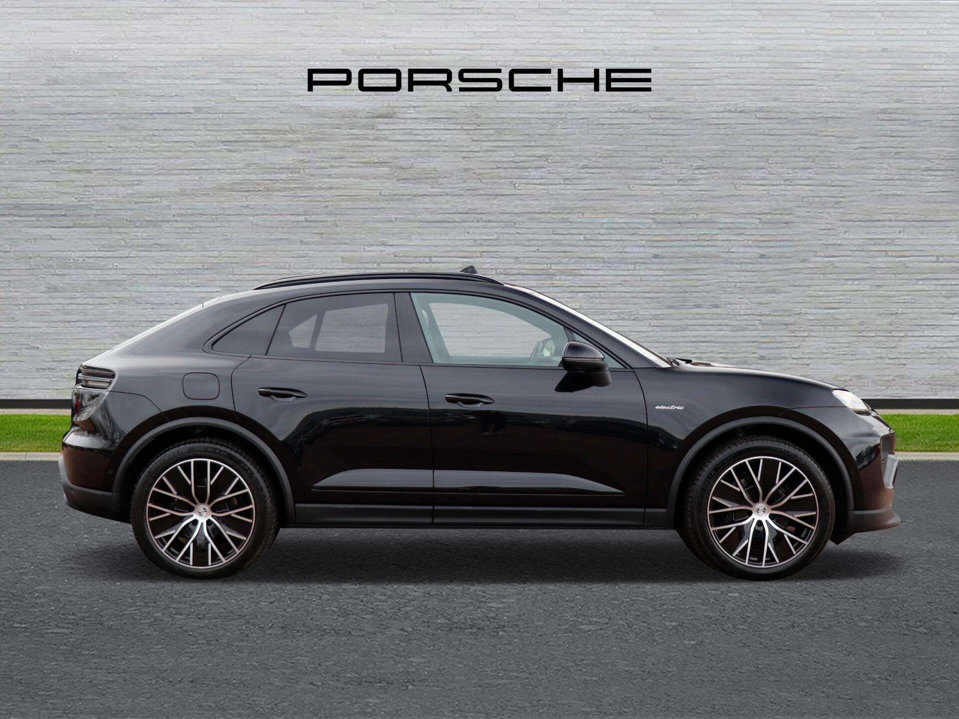 Porsche Macan view 2