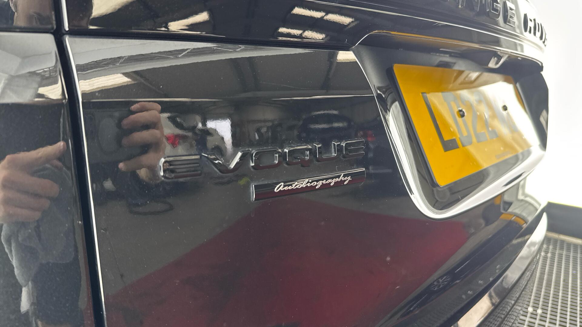 Land Rover Range Rover Evoque view 18