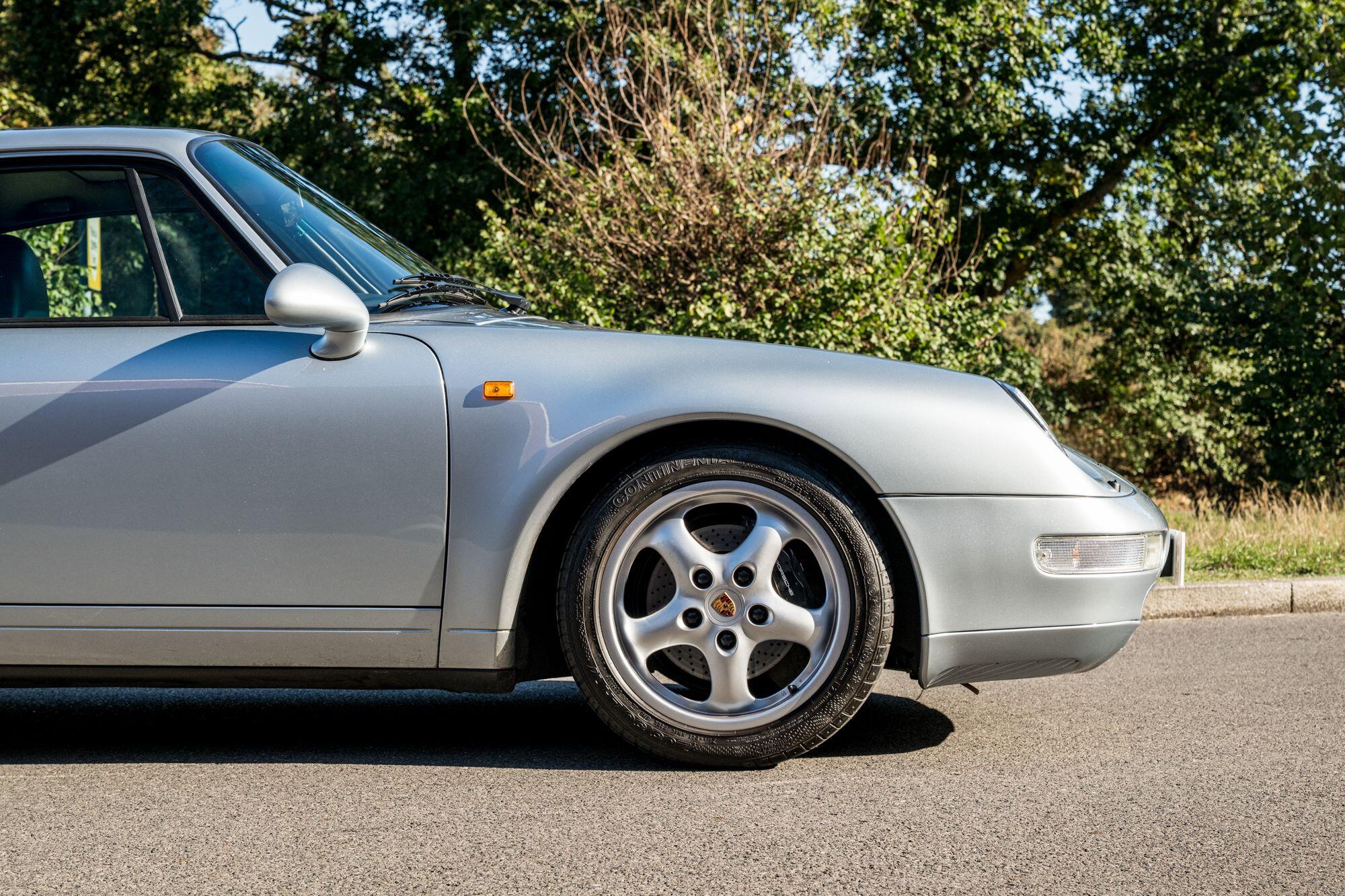 Porsche 911 view 30