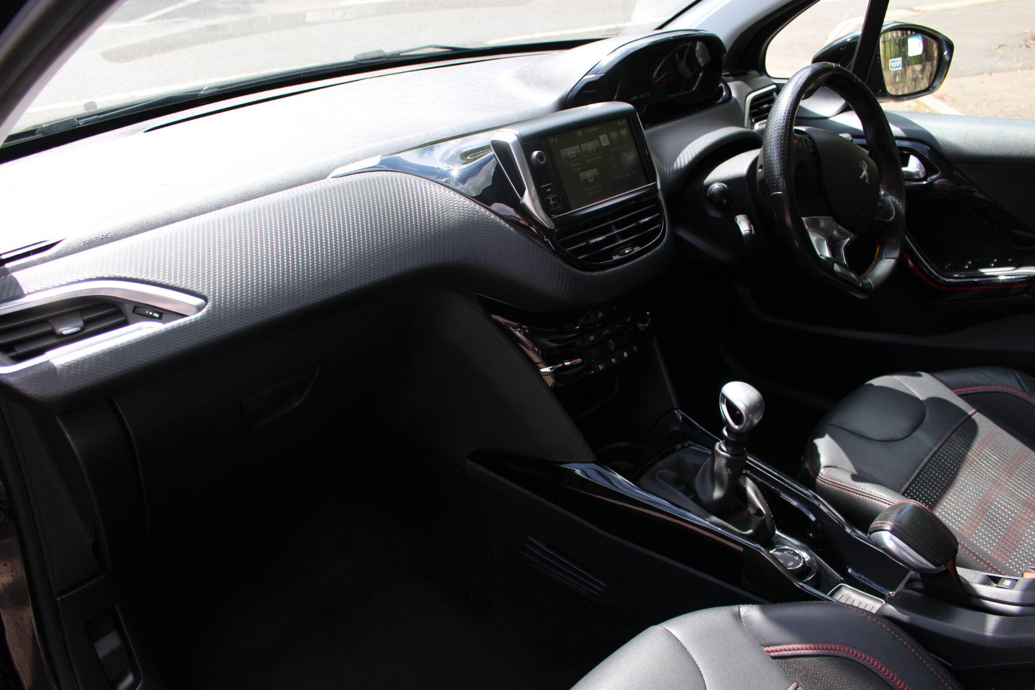 Peugeot 2008 view 18