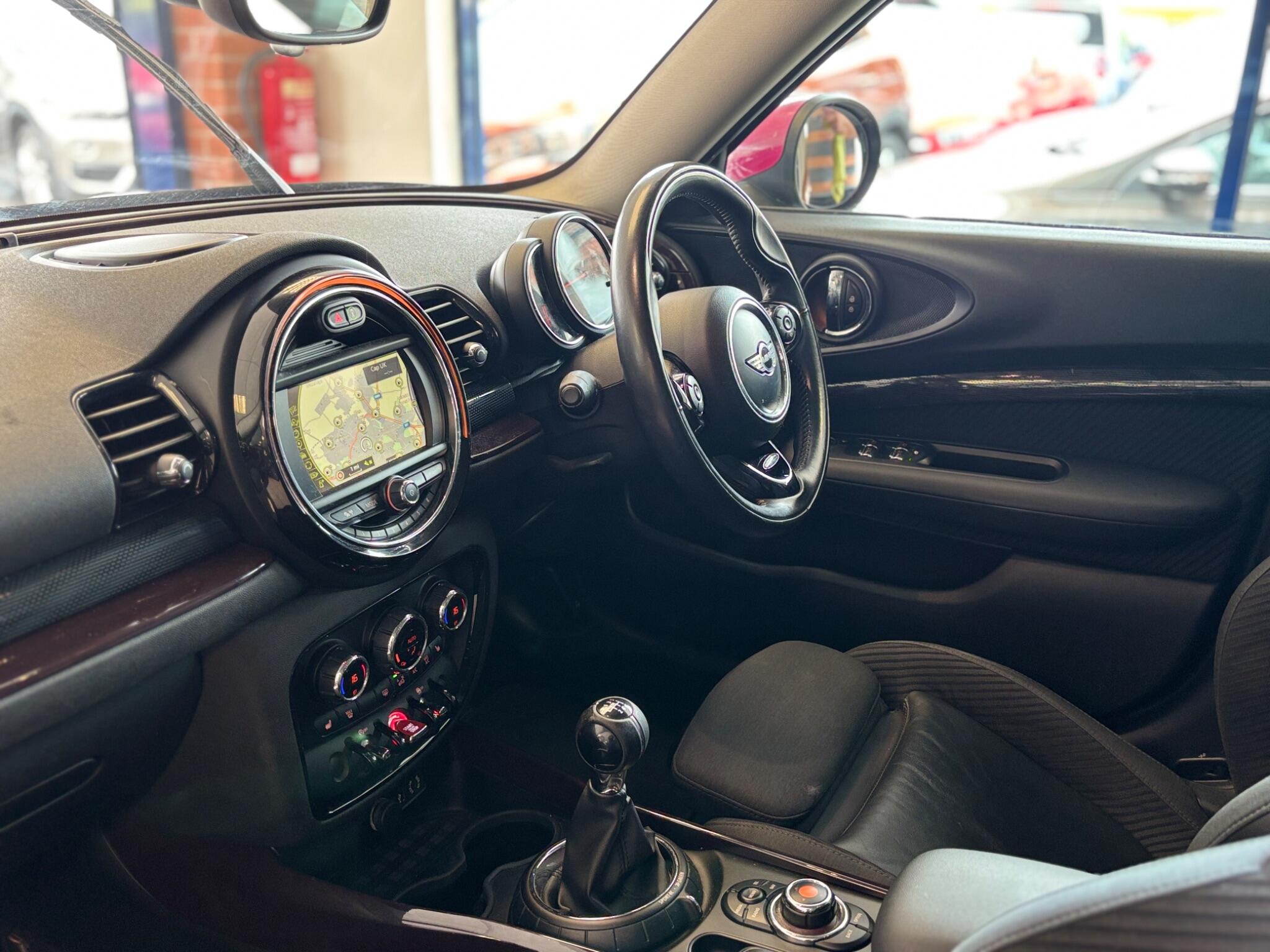Mini Clubman view 12