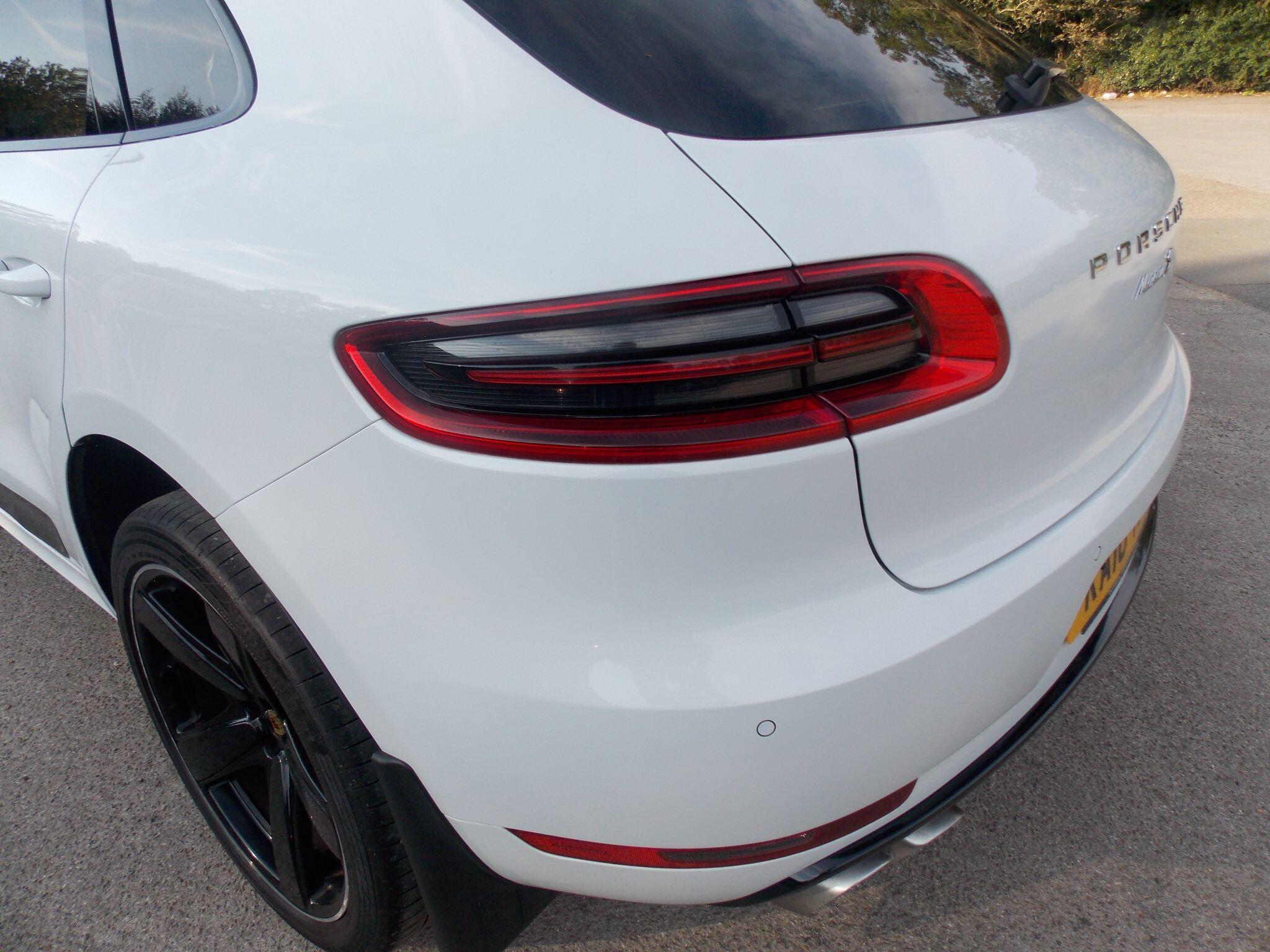 Porsche Macan view 84