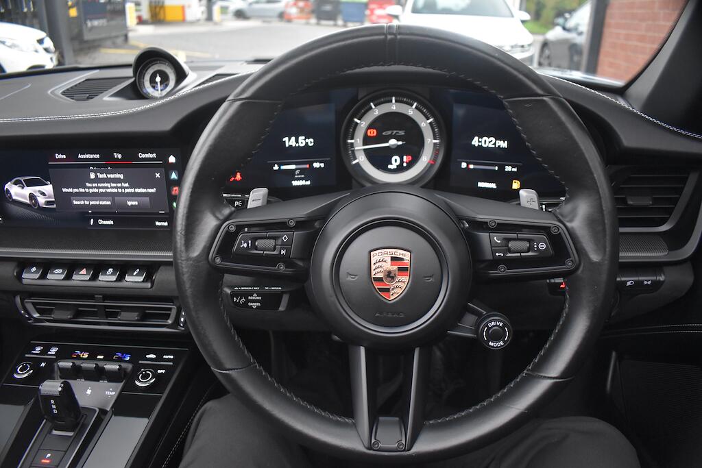 Porsche 911 view 64