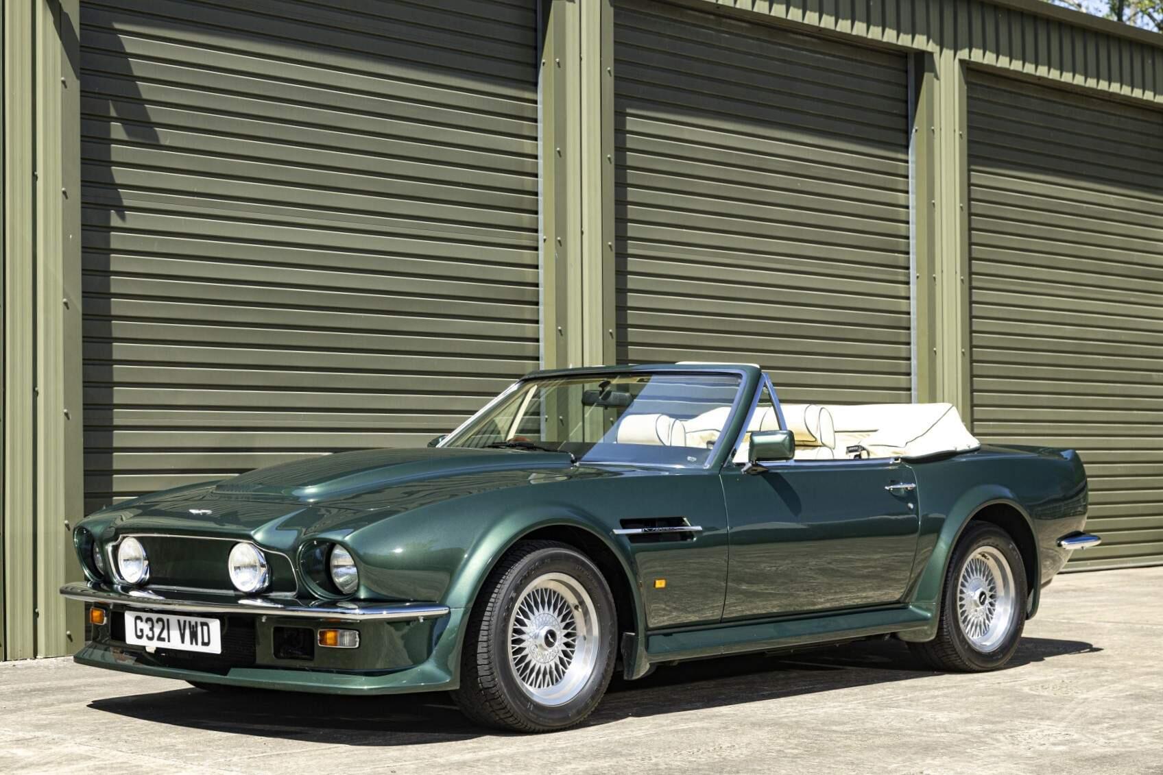 Aston Martin V8