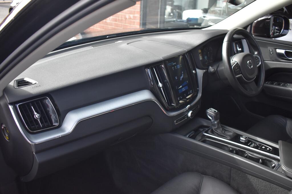 Volvo XC60 view 29