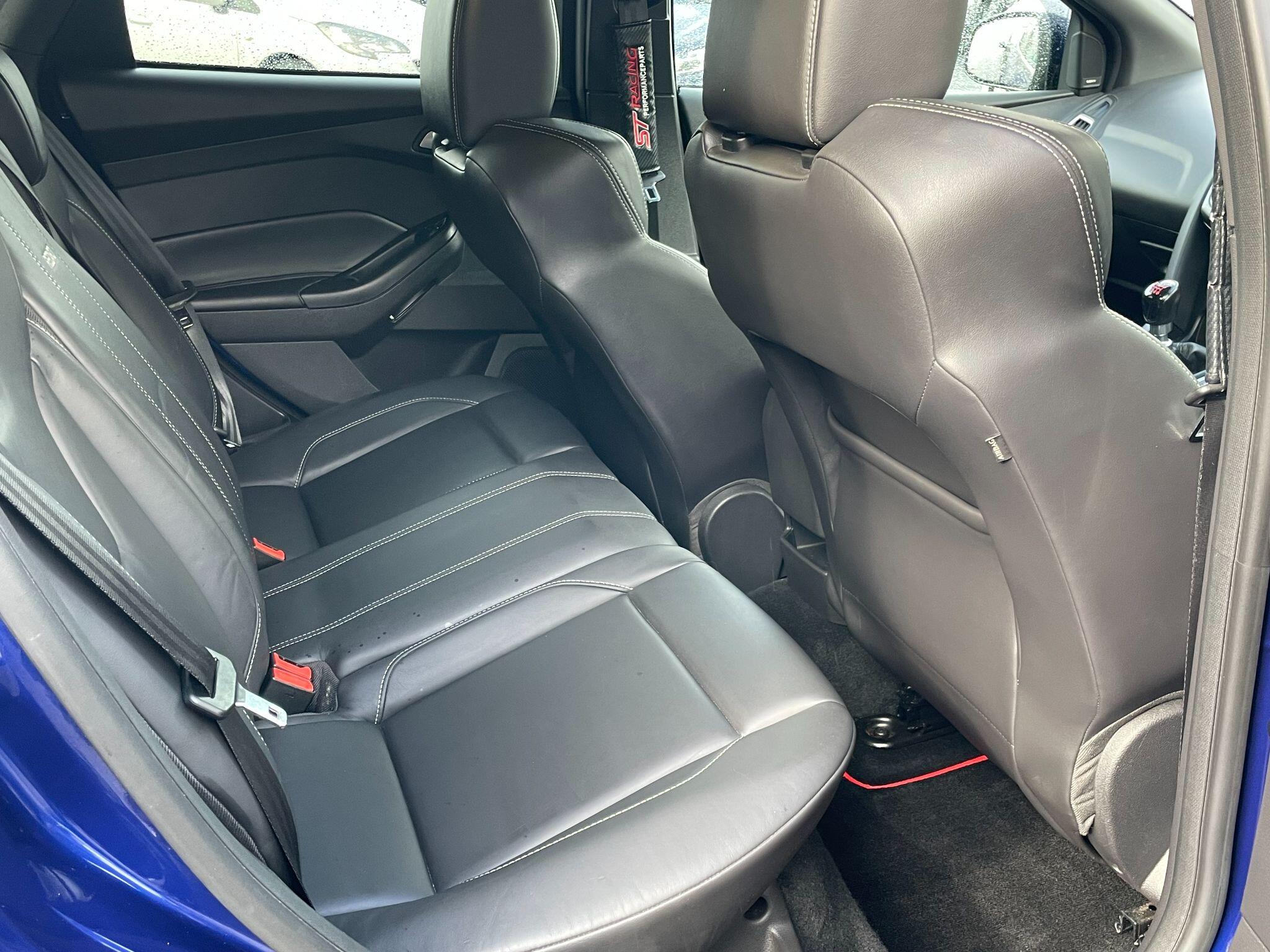 Ford Focus view 21