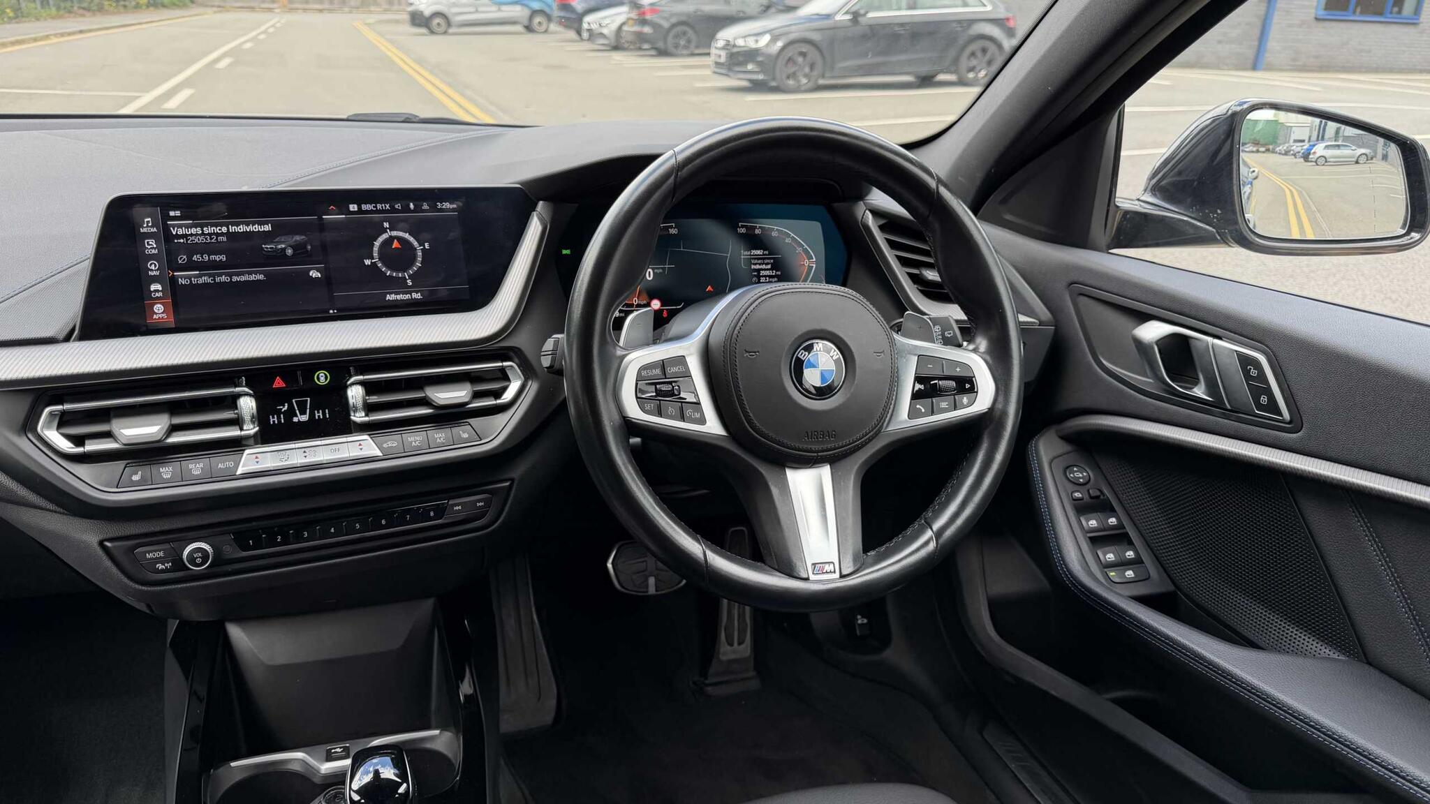 BMW 1 Series view 5