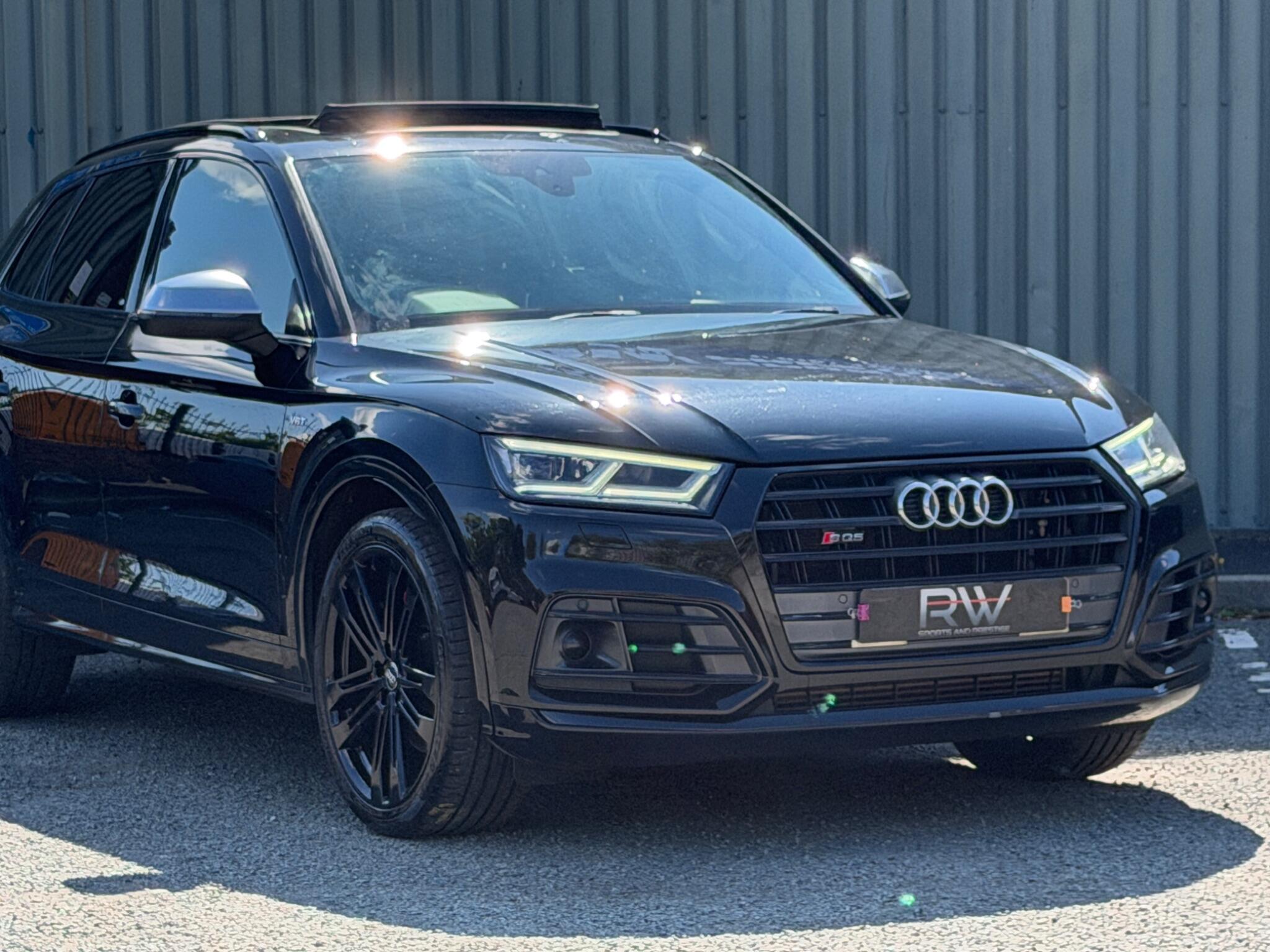 Audi SQ5 view 12