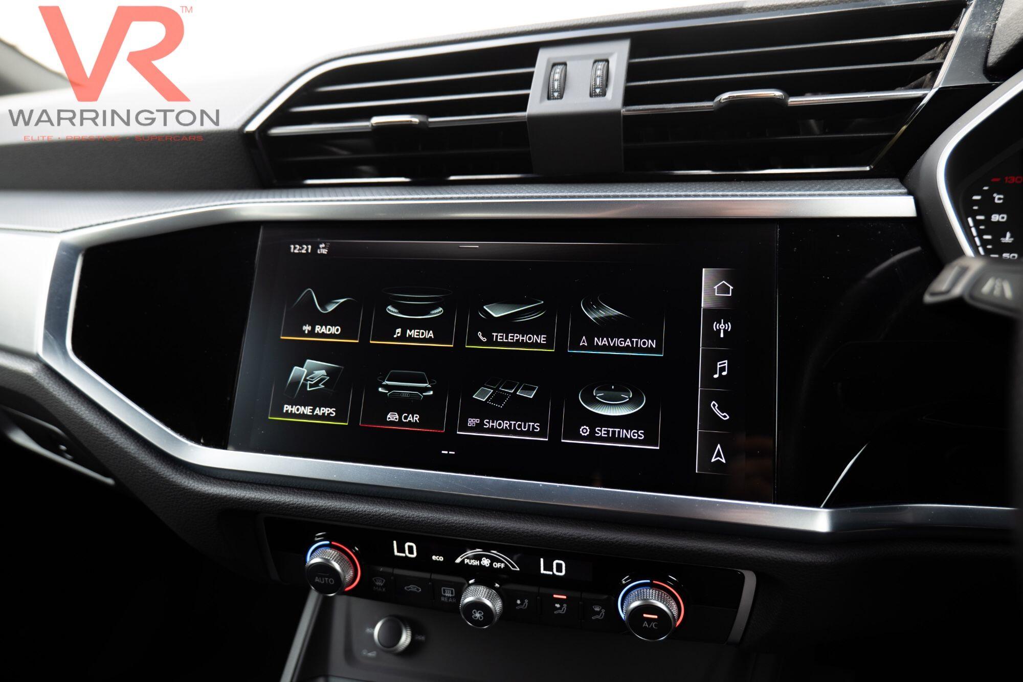 Audi Q3 view 30