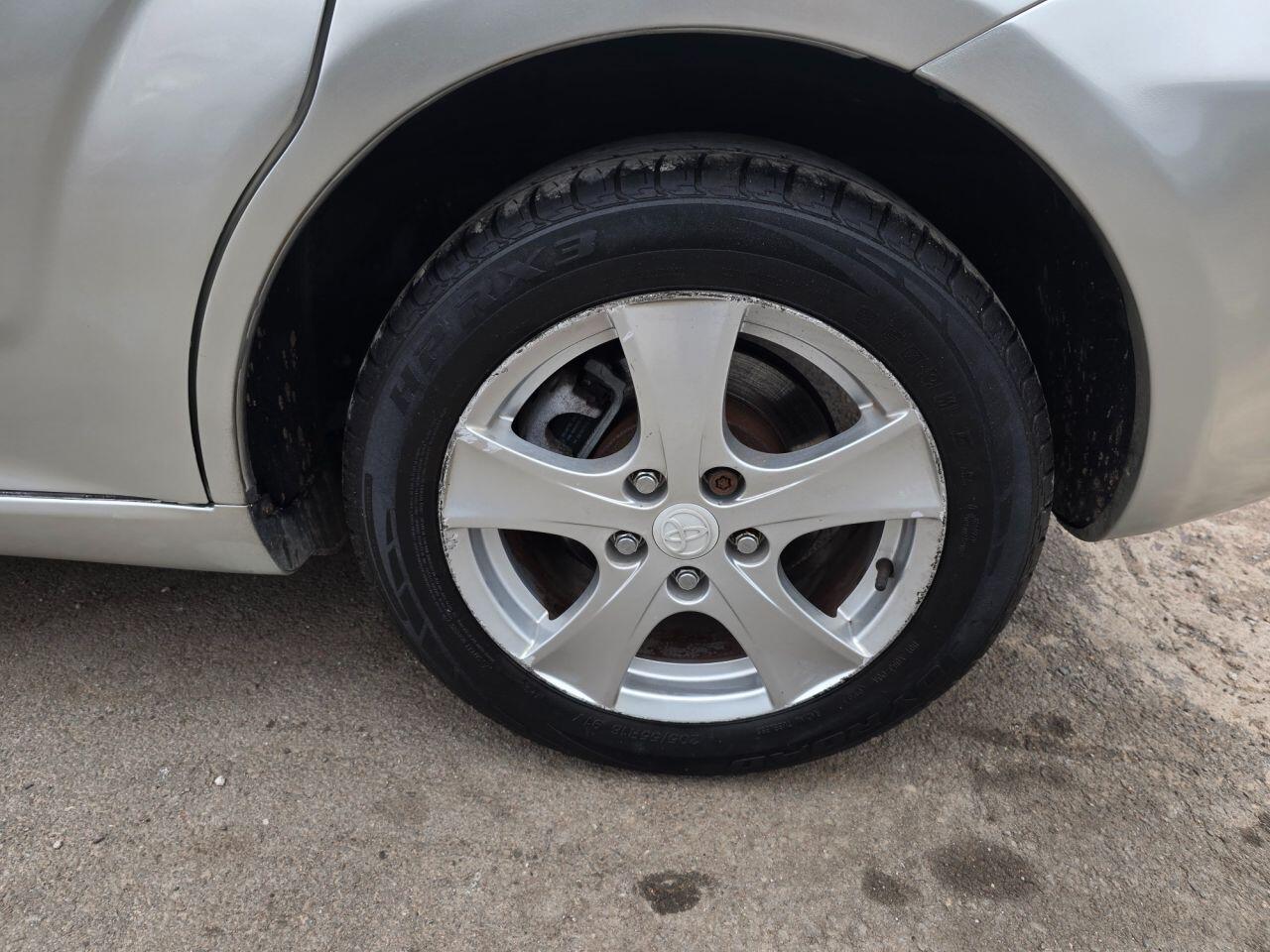Toyota Corolla Verso view 28