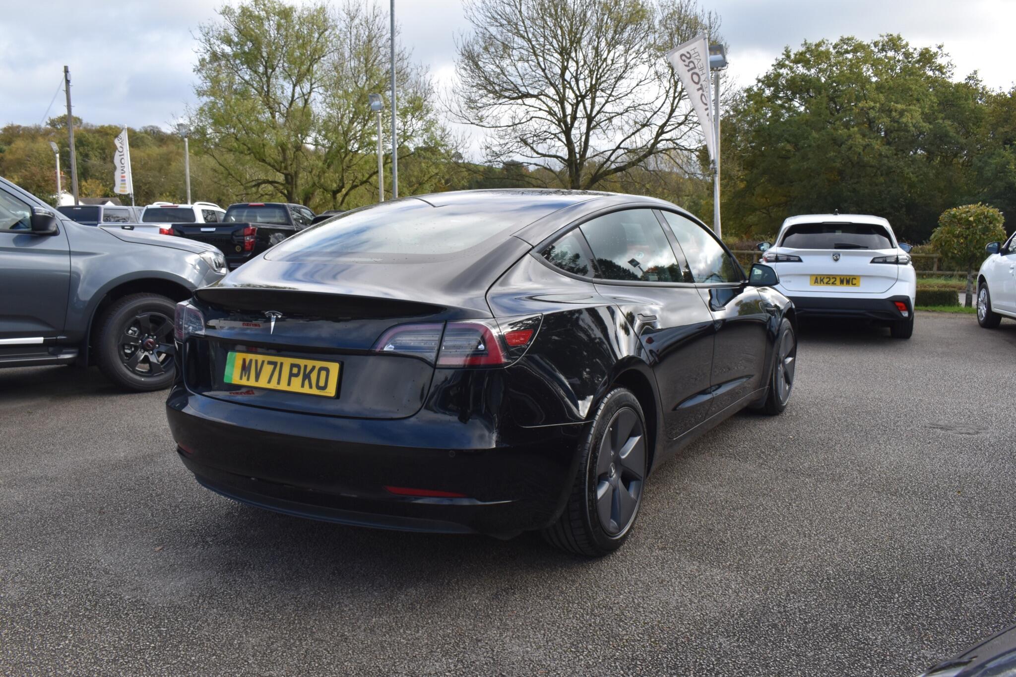 Model 3 - Standard Range Plus Auto RWD 4dr - Image 11