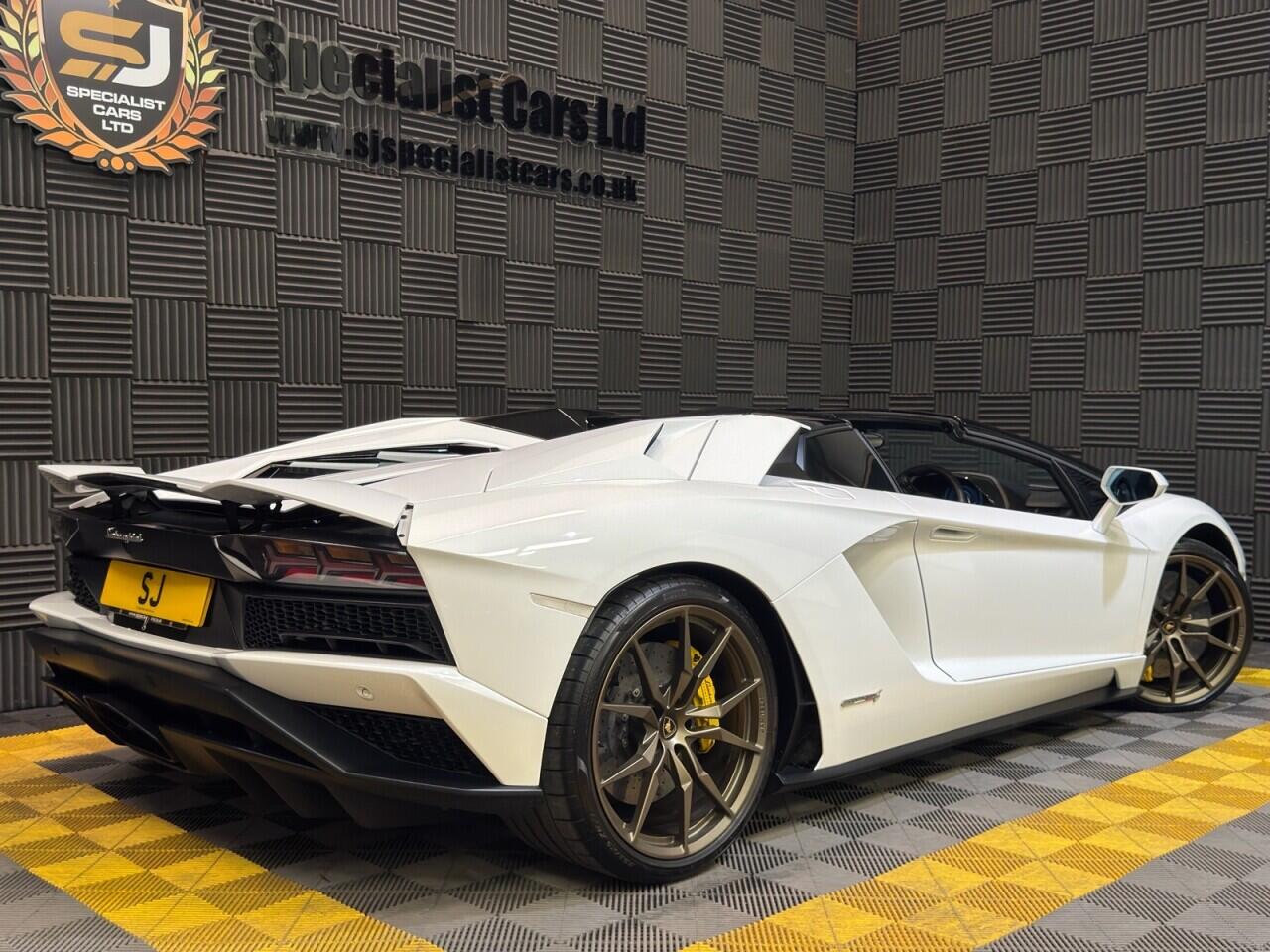 Lamborghini Aventador view 17