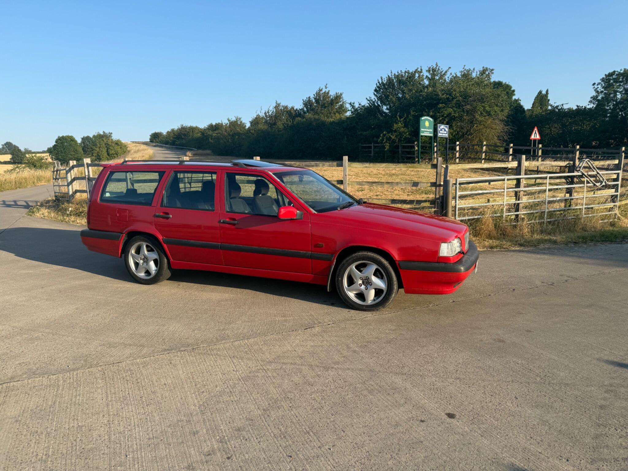 Volvo 850 2.5 20v GLT 5dr — photo 24 of 96