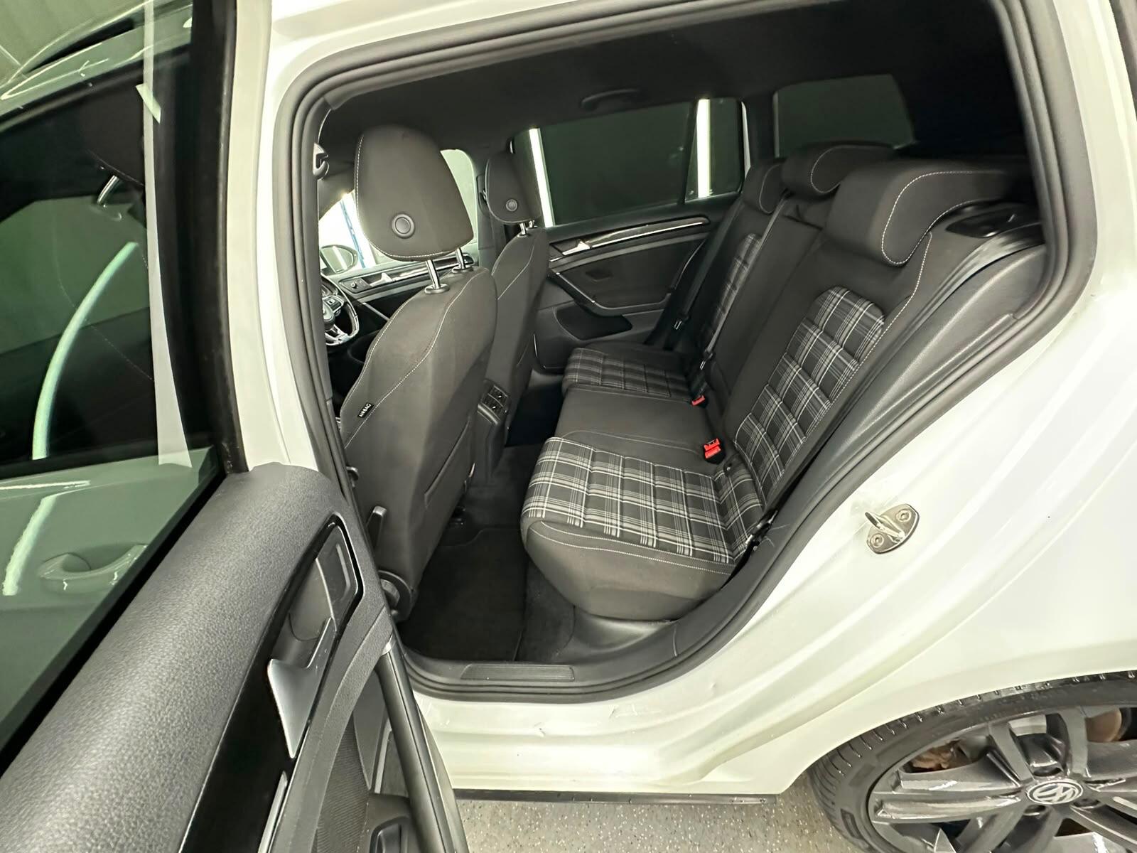 Volkswagen Golf view 27