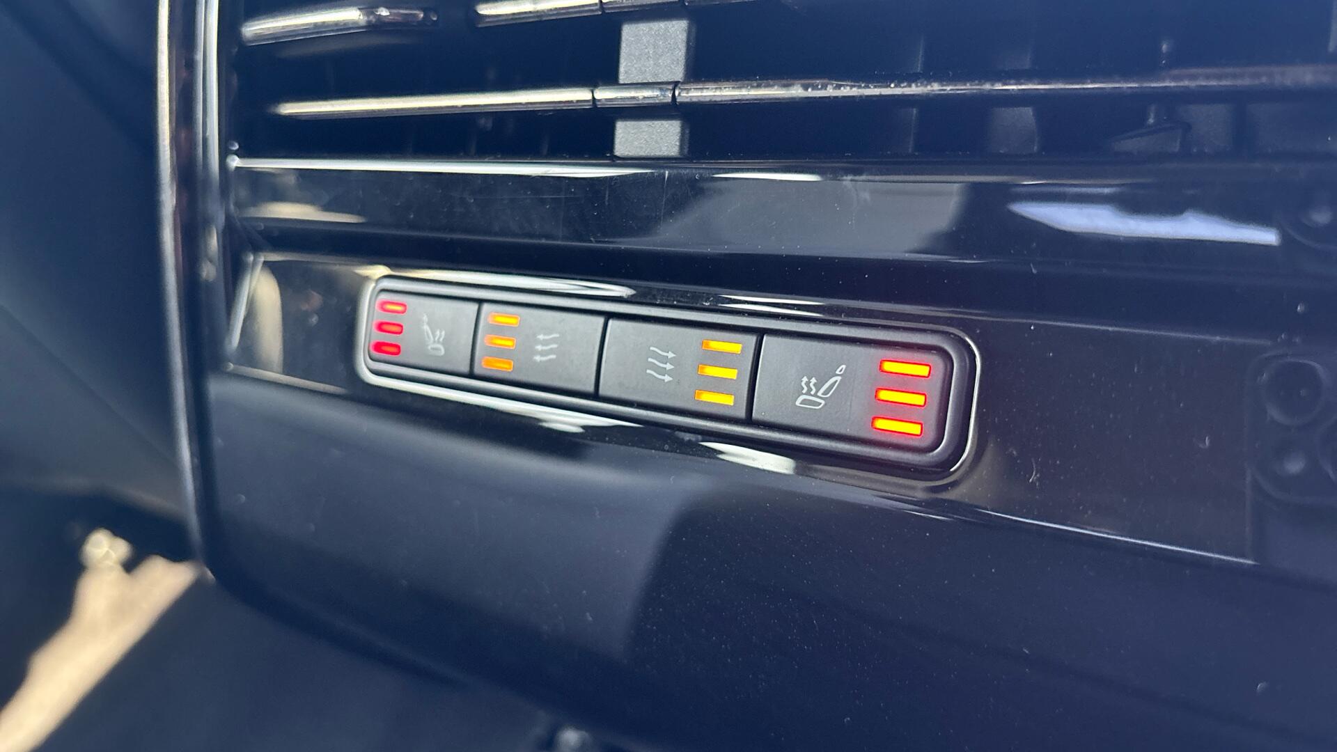 Land Rover Range Rover Sport view 29