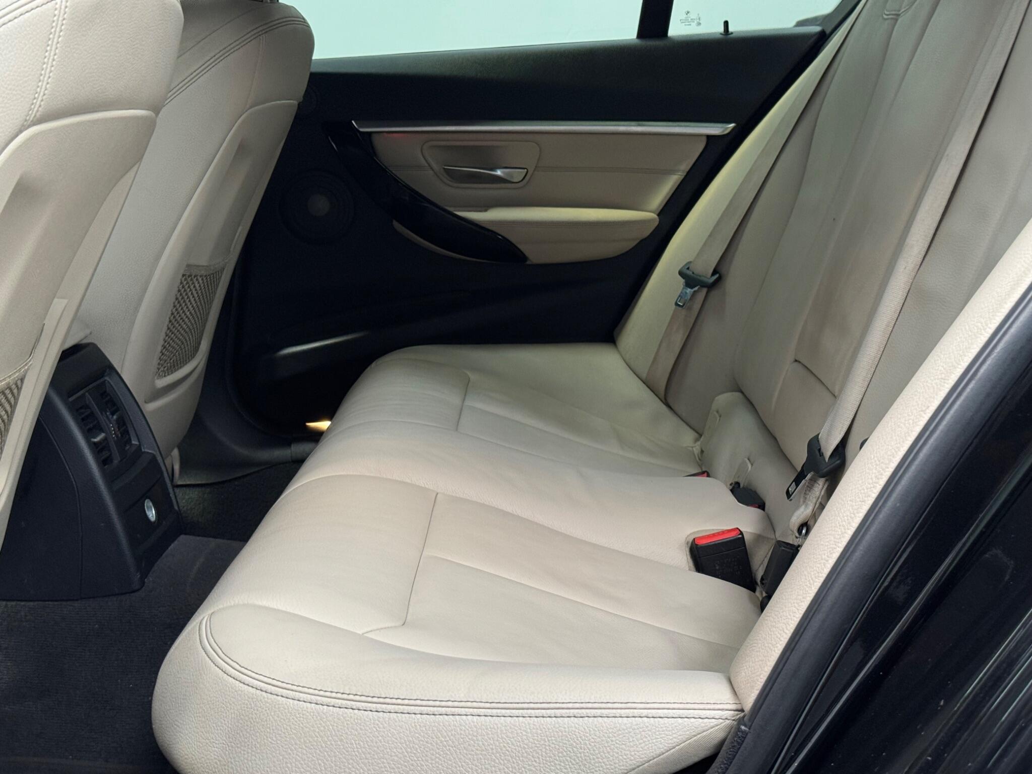 BMW 3 Series view 53