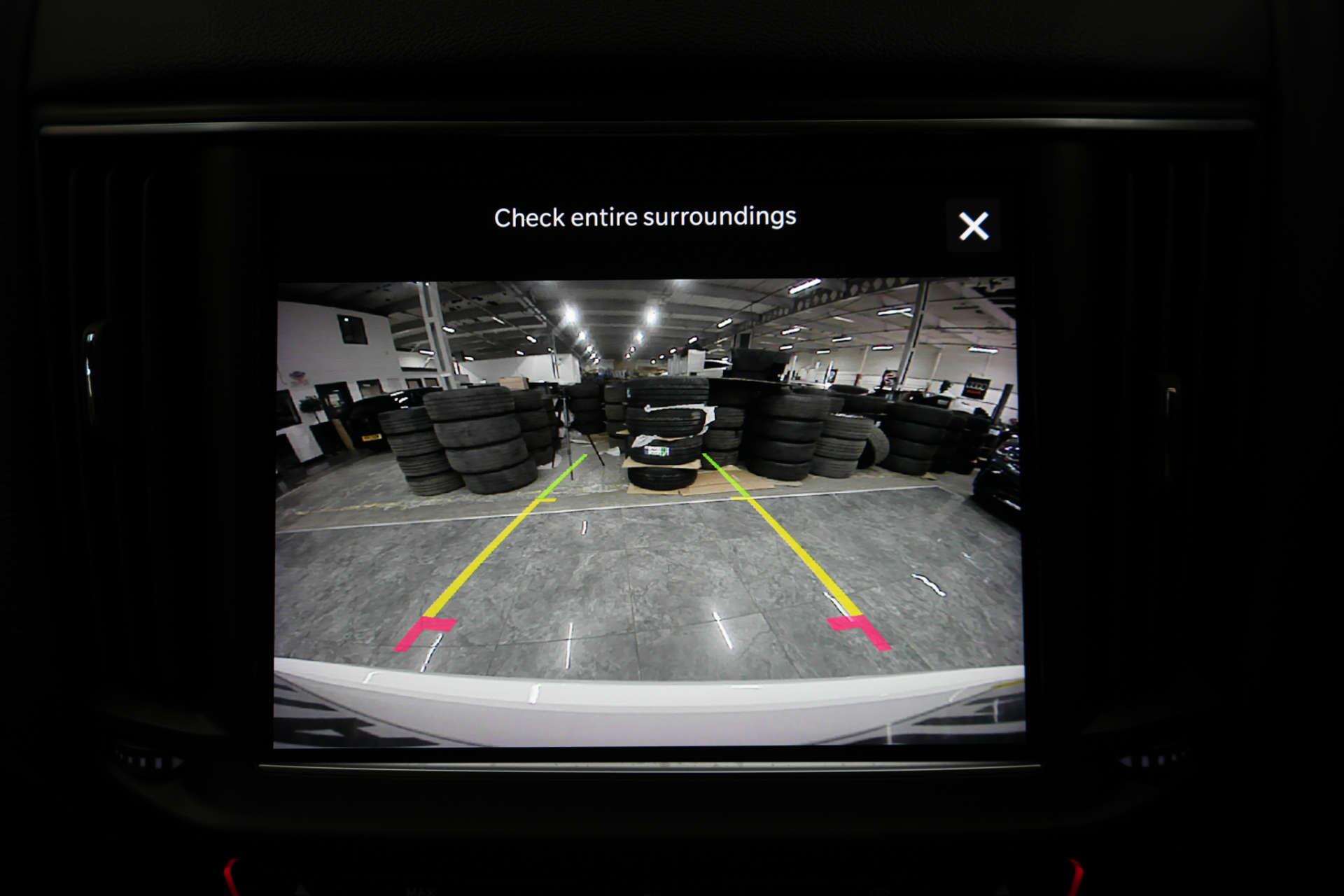 Maserati Levante view 40