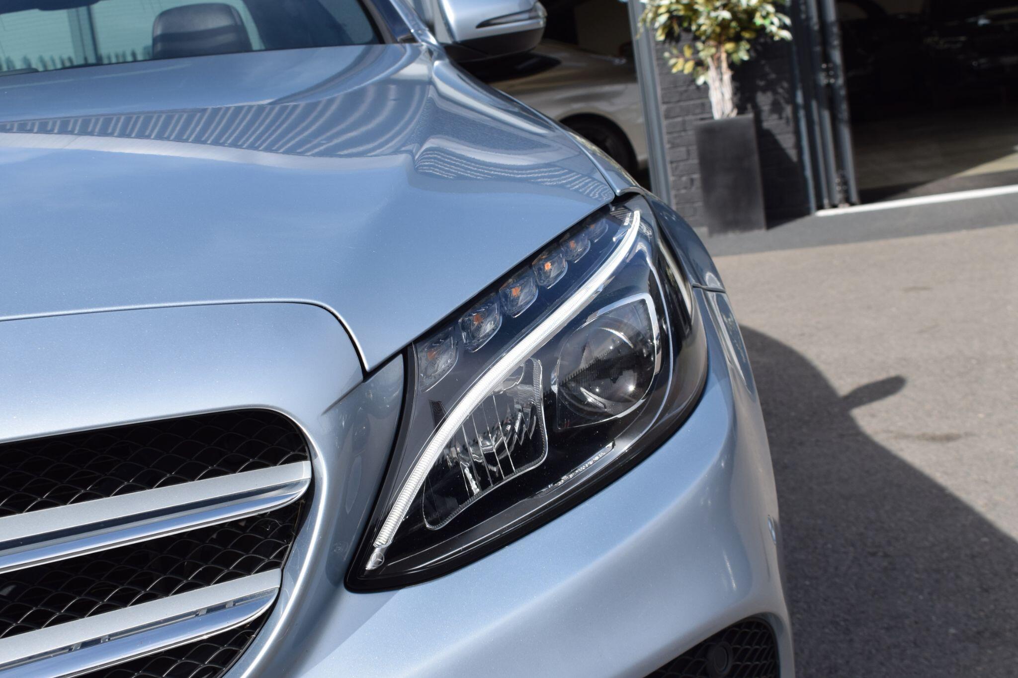 Mercedes-Benz C-Class view 38