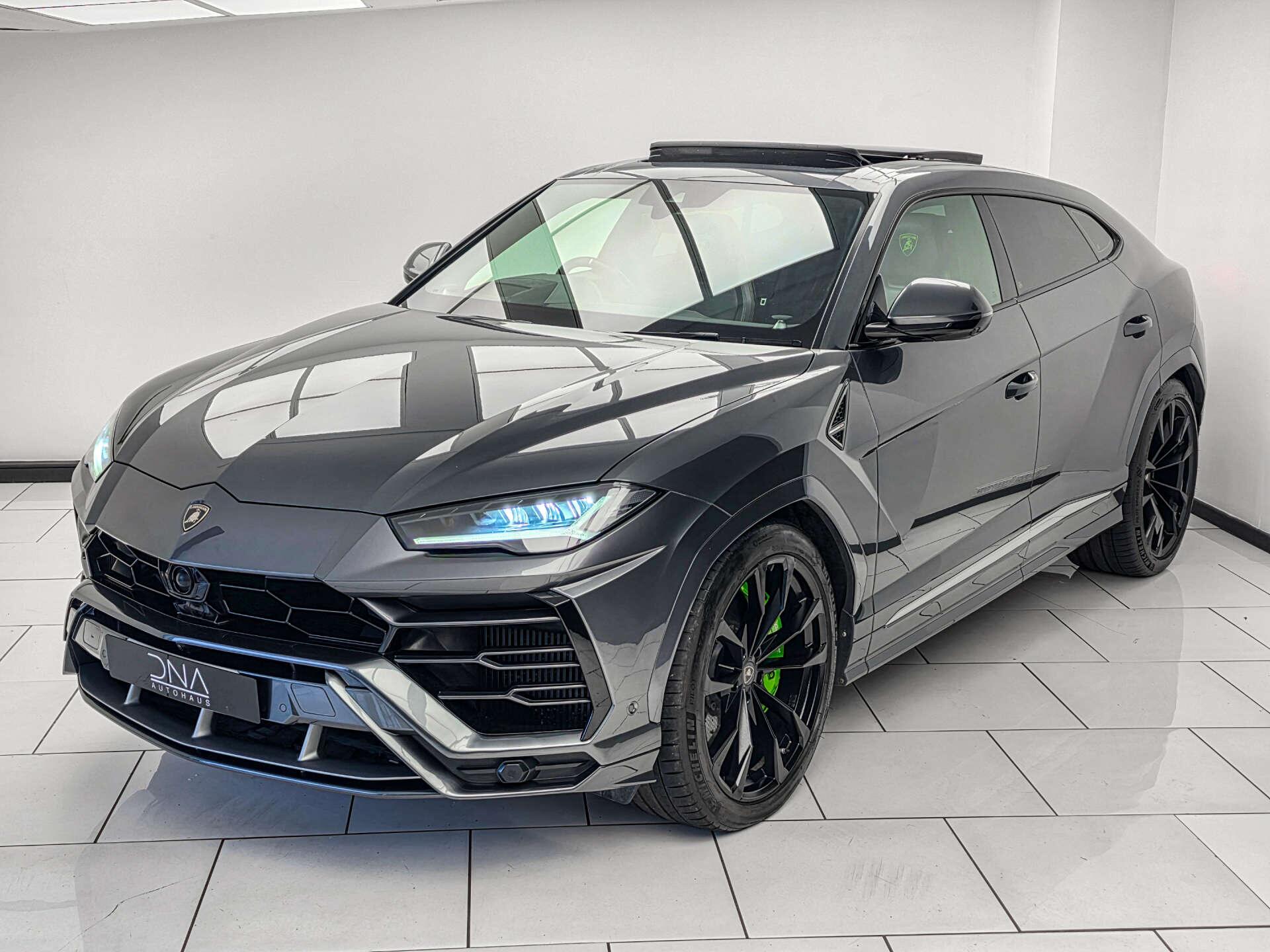 Lamborghini Urus view 13