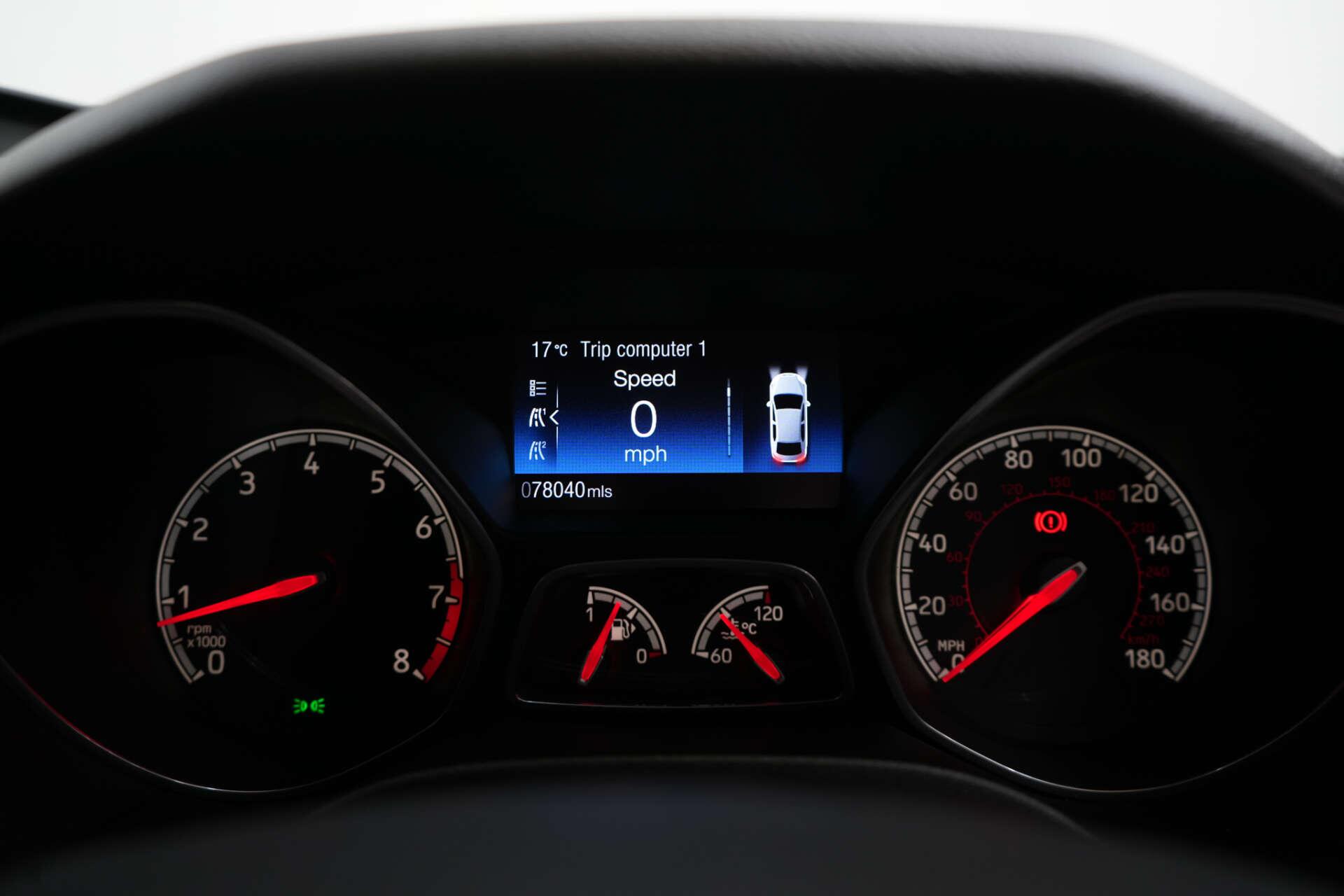 Ford Focus view 40