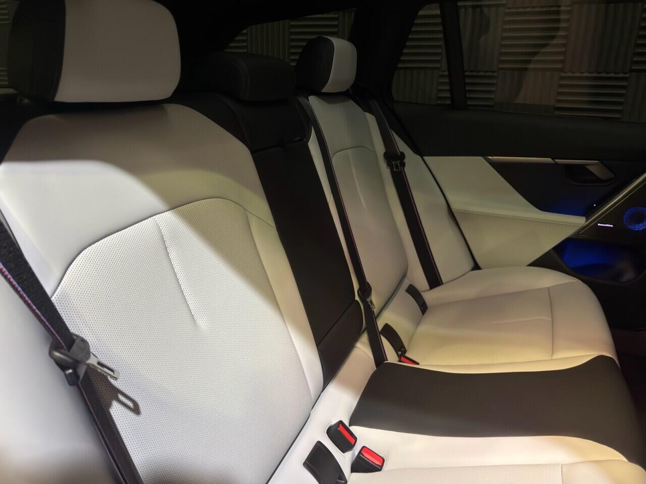 BMW M5 view 18