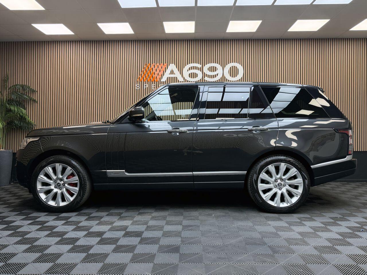 Land Rover Range Rover view 4